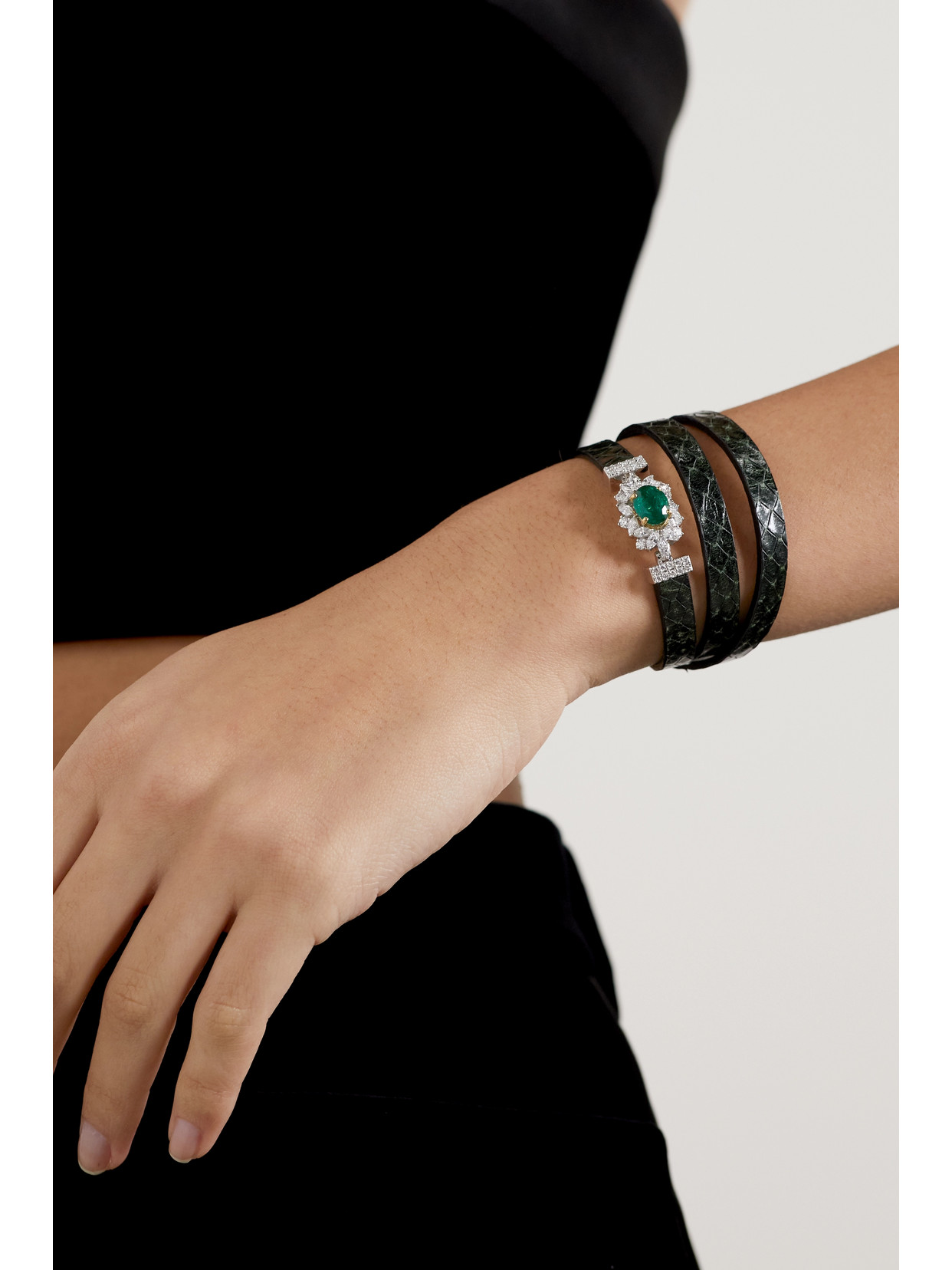 YEPREM 18-KARAT WHITE AND YELLOW GOLD, SNAKE-EFFECT LEATHER, DIAMOND AND EMERALD BRACELET