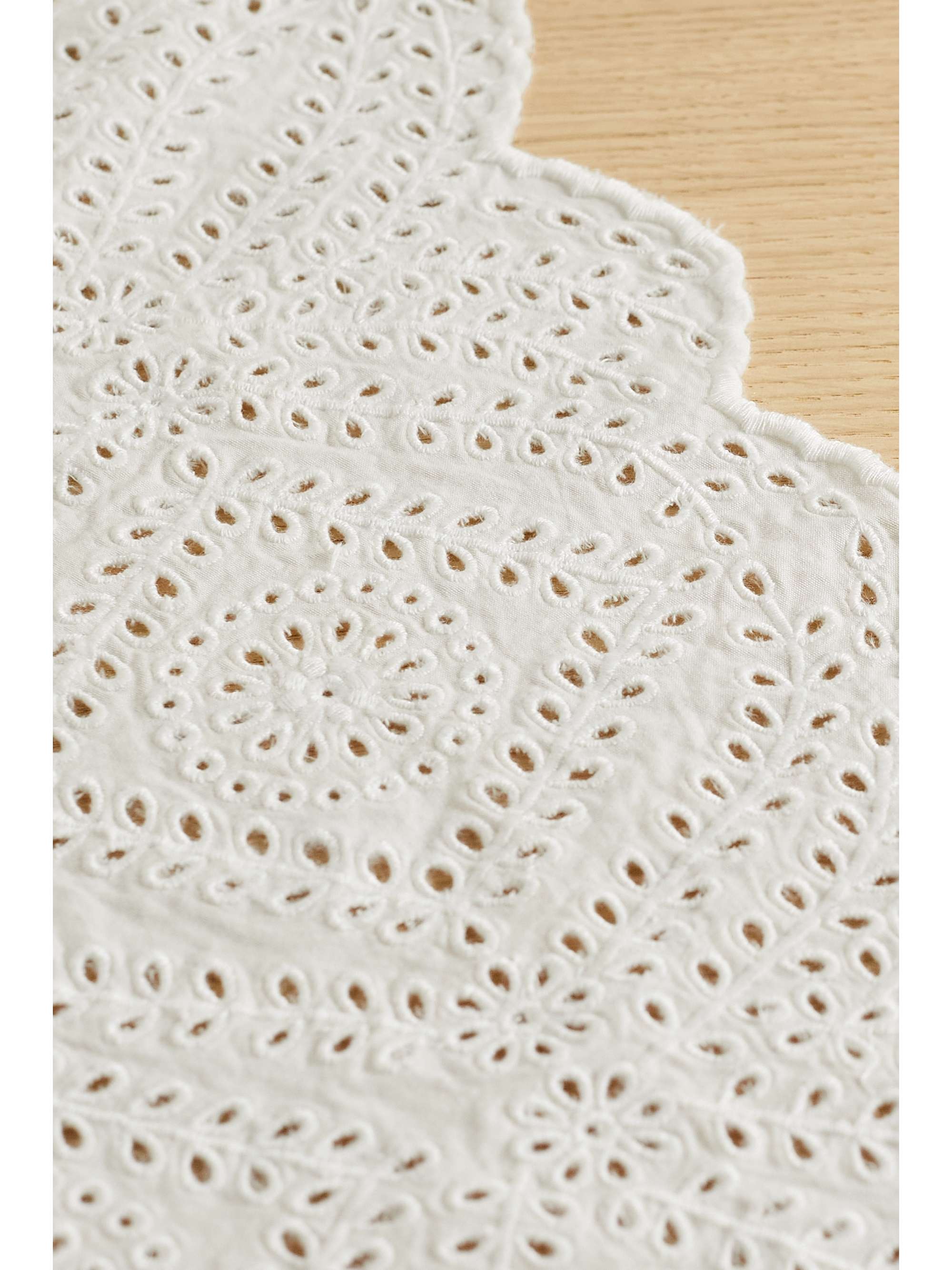 SEA Set de table en broderie anglaise de coton à festons Vienne
