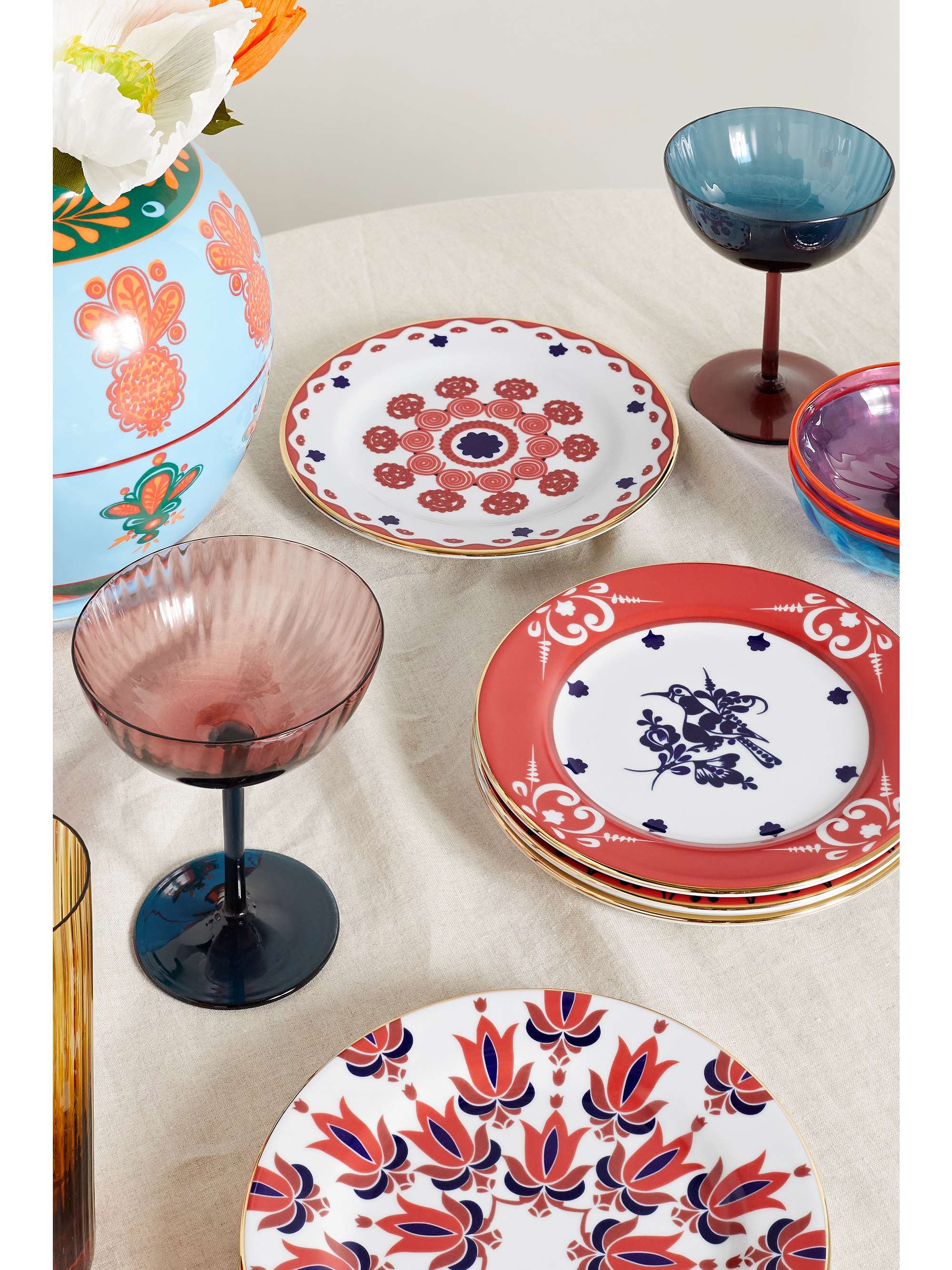 LA DOUBLEJ Set de six petites assiettes en porcelaine plaquée or
