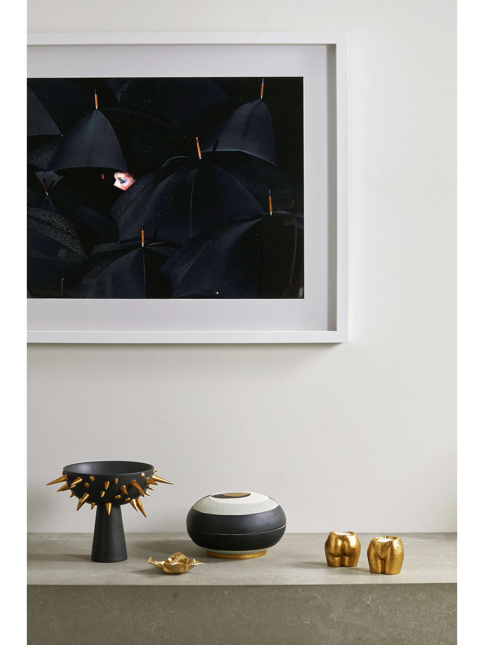 AP8 Guy Bourdin framed print, 40'' x 29''