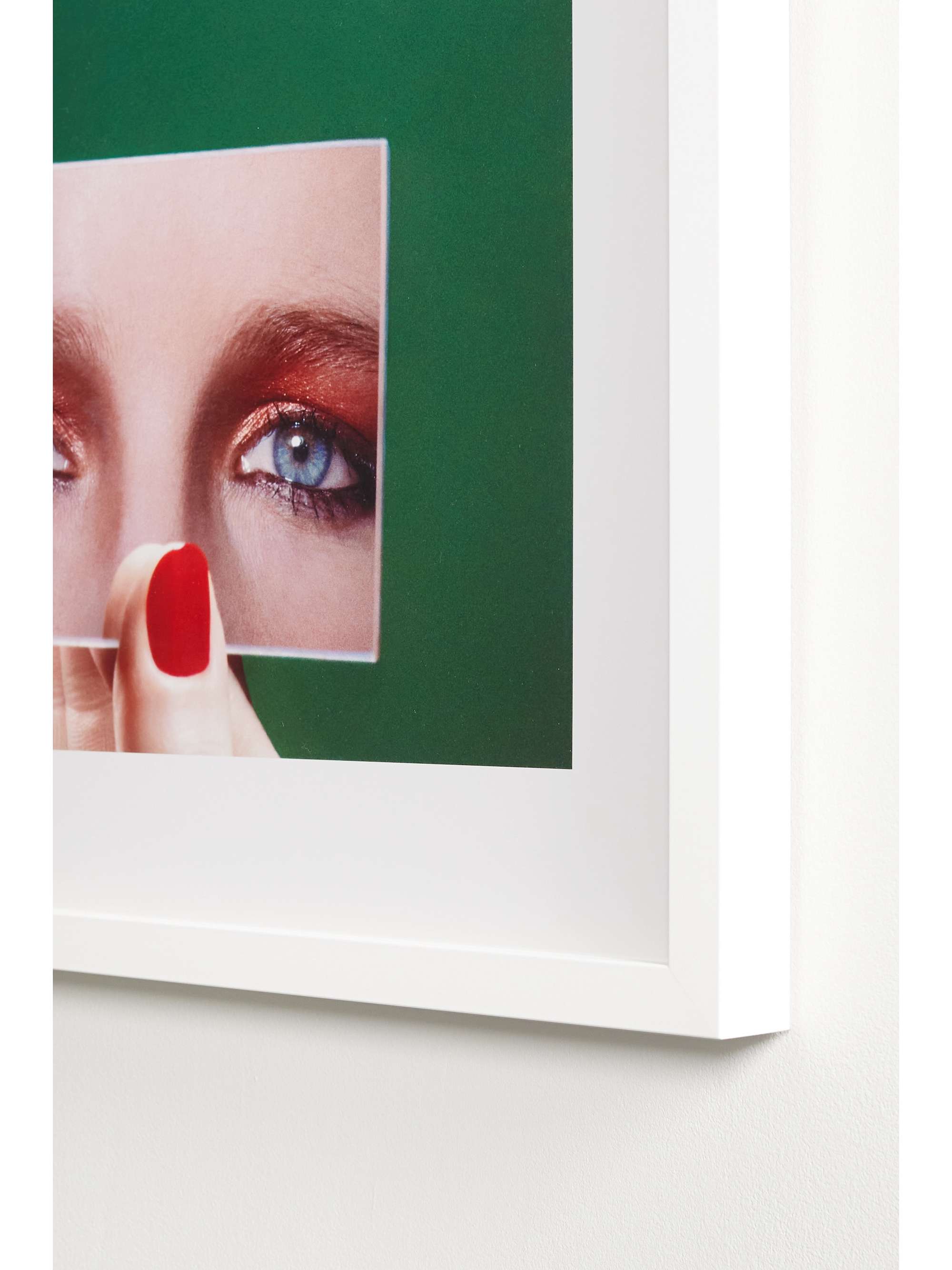 AP8 Guy Bourdin framed print