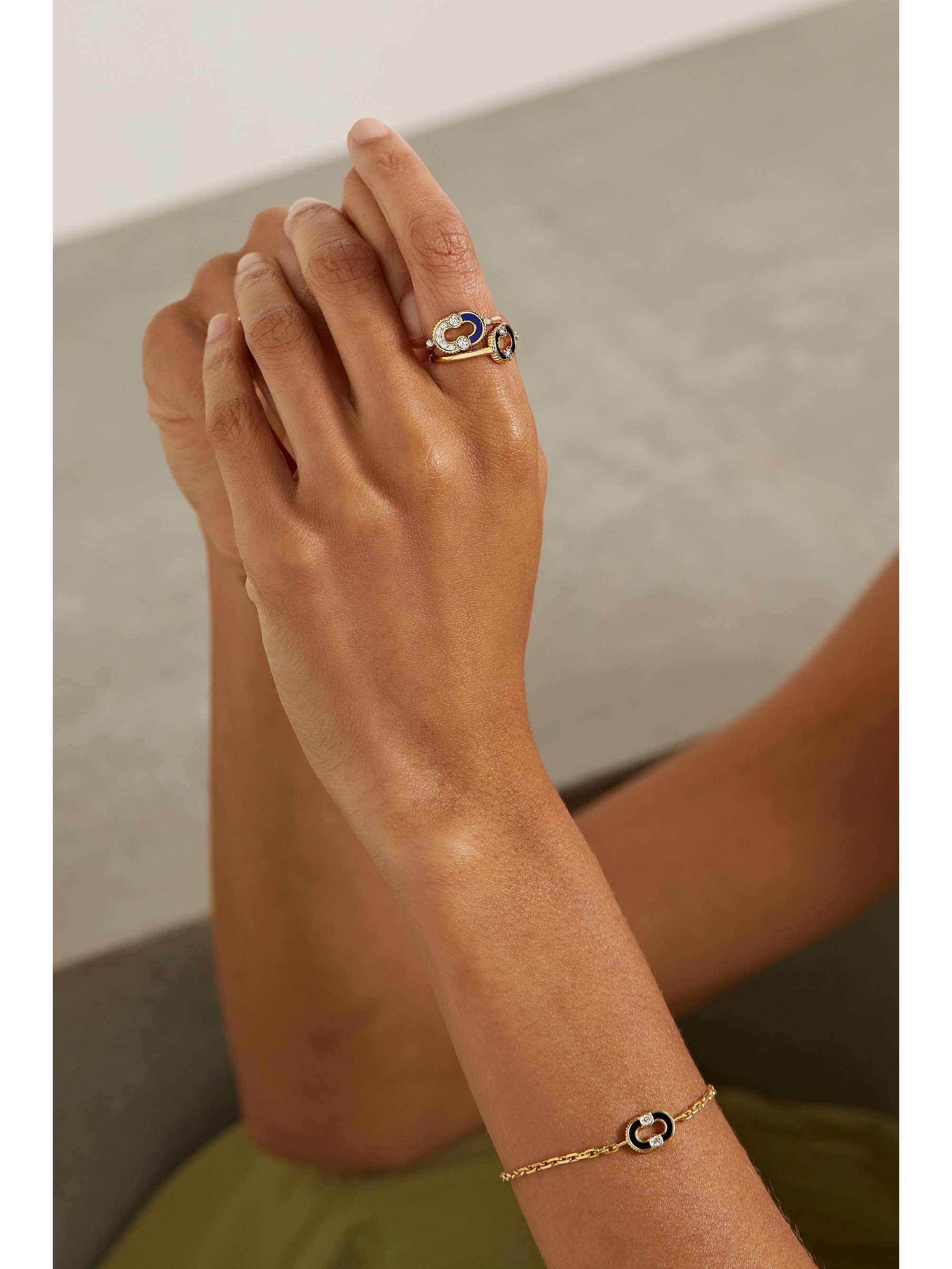 VILTIER Magnetic 18-karat gold, onyx and diamond ring