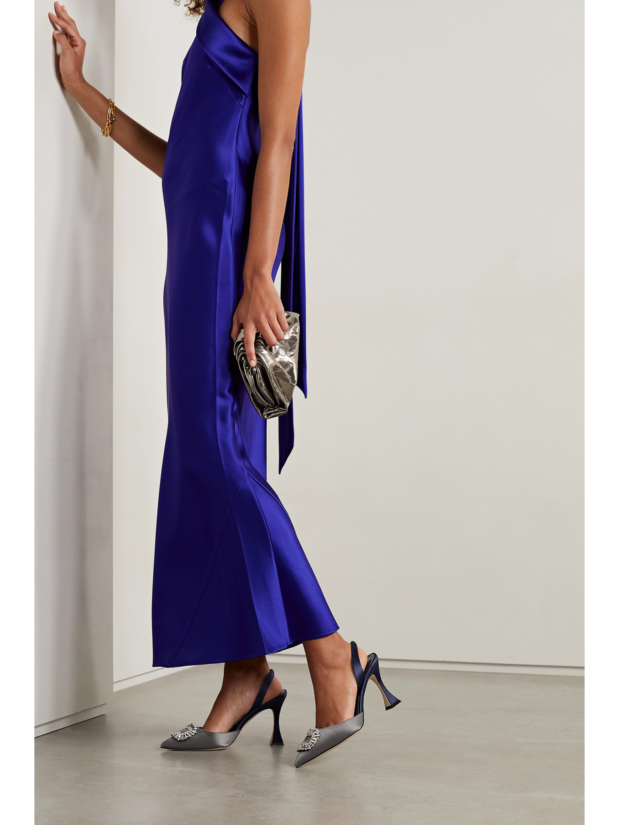 MANOLO BLAHNIK PRIETASLI 90 EMBELLISHED TWO-TONE SATIN SLINGBACK PUMPS