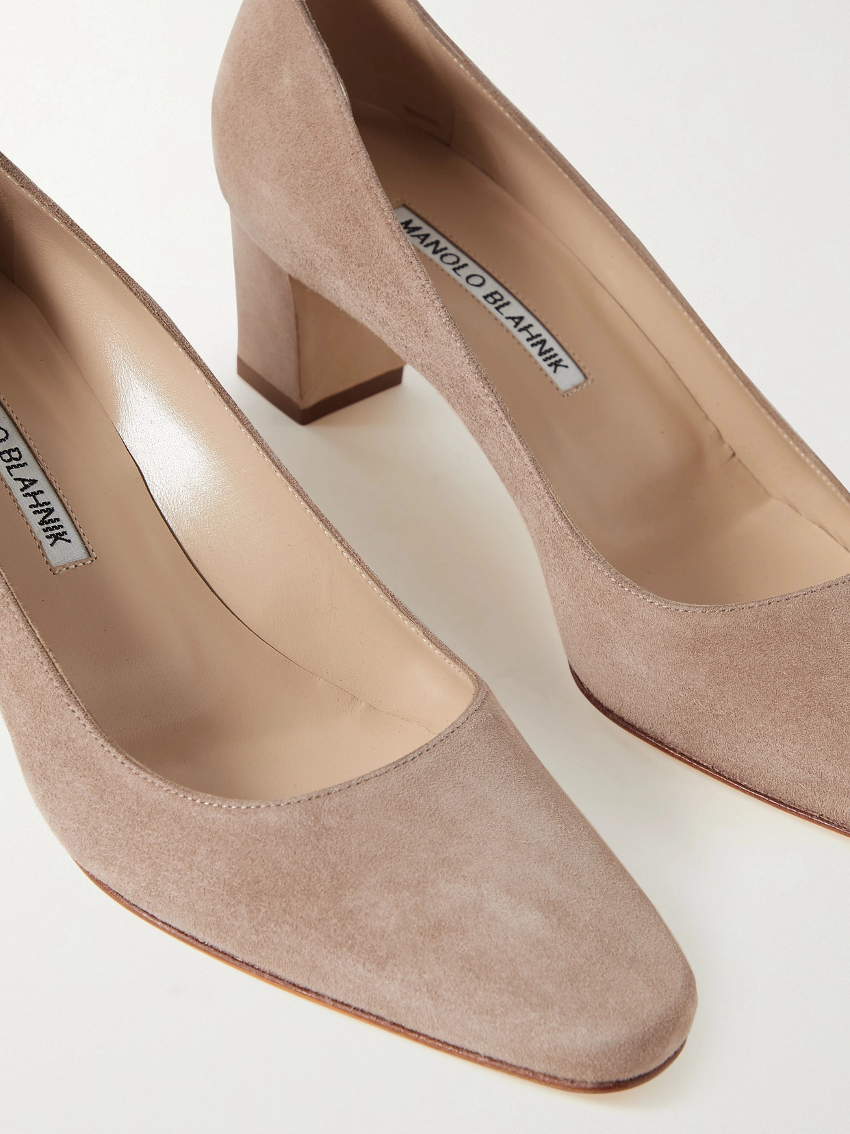 Shop Manolo Blahnik Okkatopla 50 Suede Pumps In Neutrals