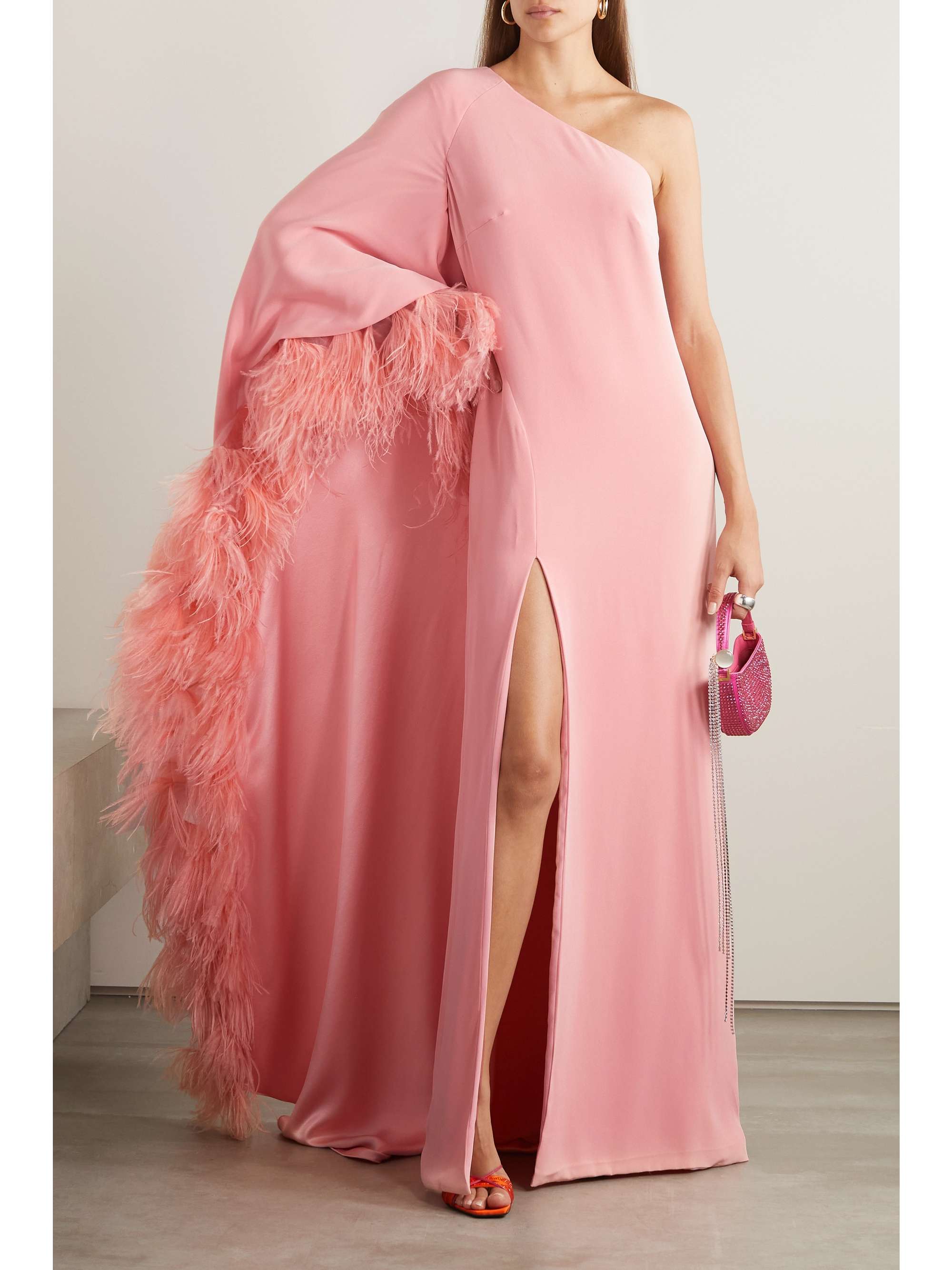 MONIQUE LHUILLIER One-sleeve feather-trimmed silk-crepe gown