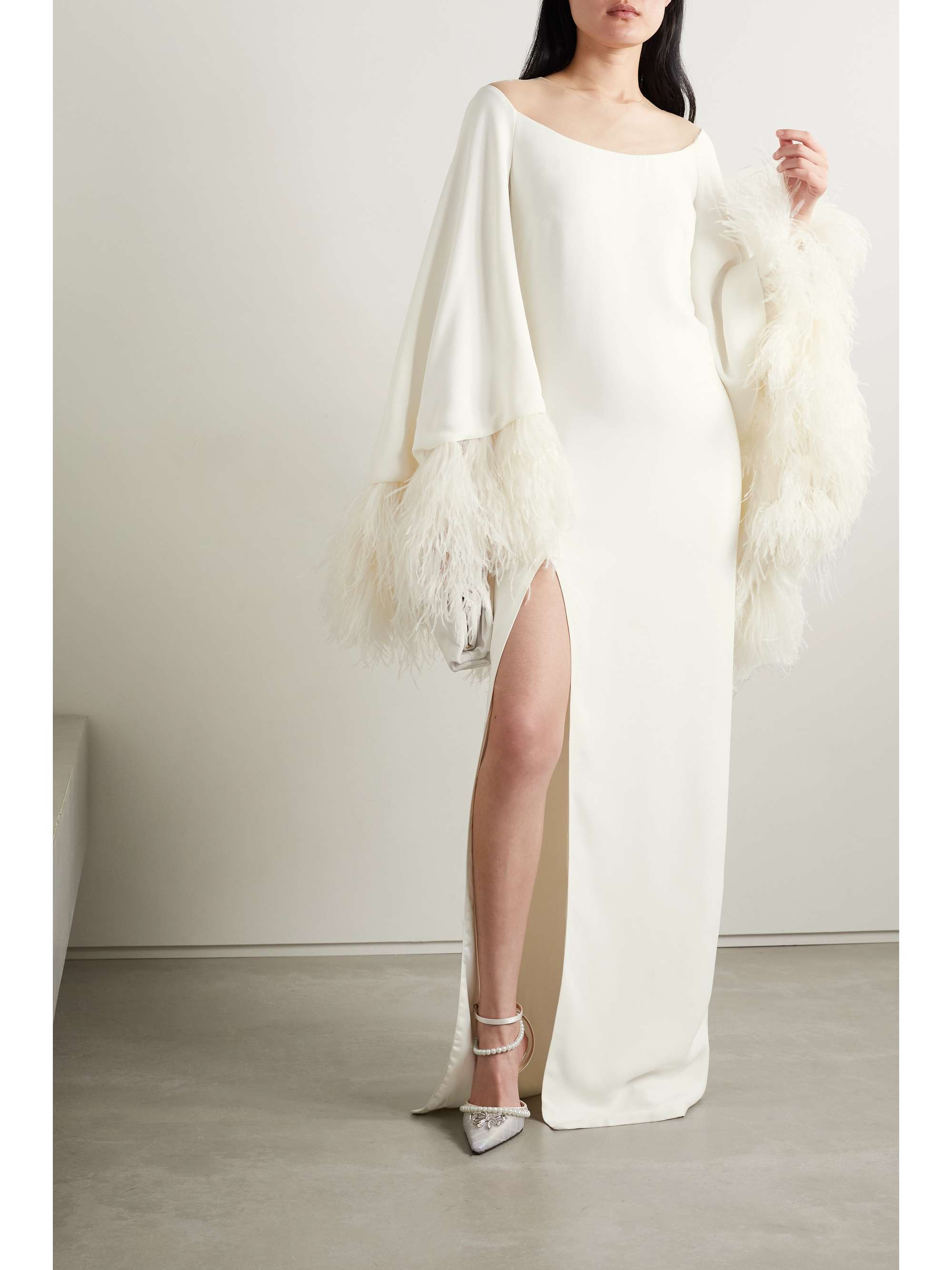 MONIQUE LHUILLIER Feather and tulle-trimmed silk-crepe gown