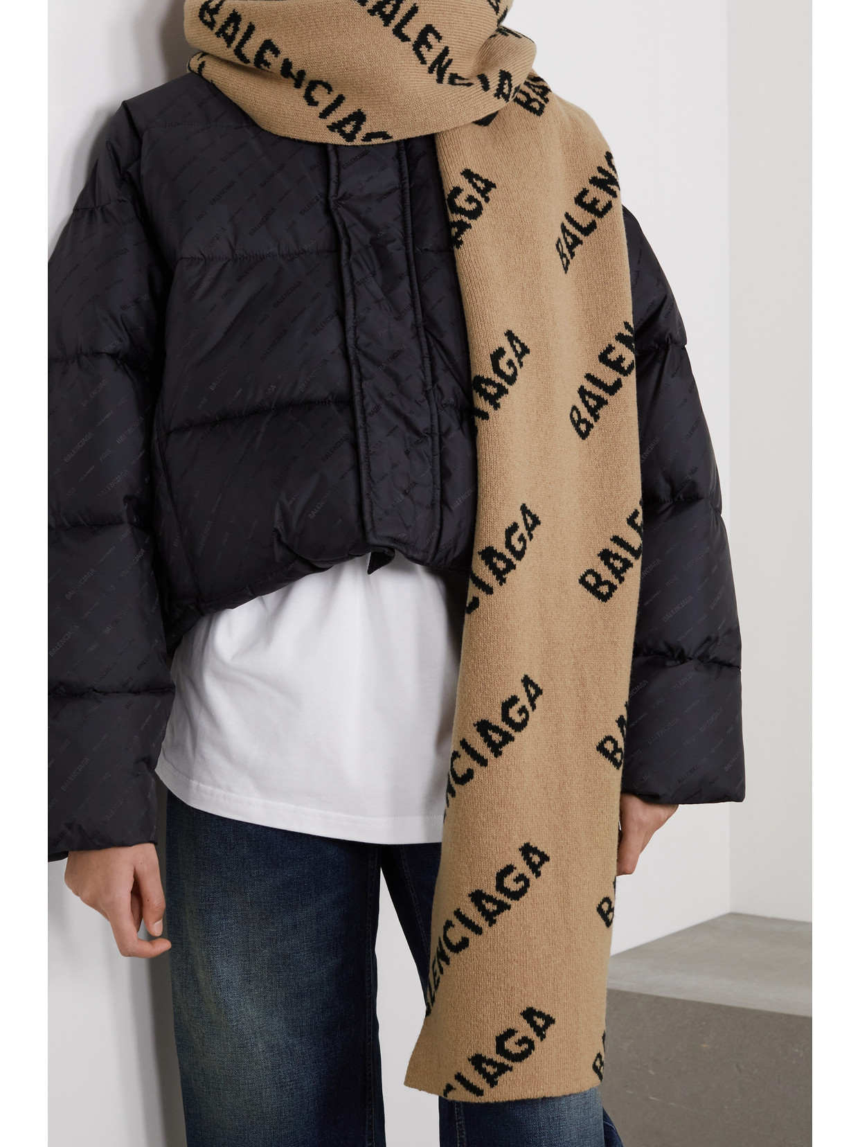 Balenciaga Wool-jacquard Scarf In Neutrals