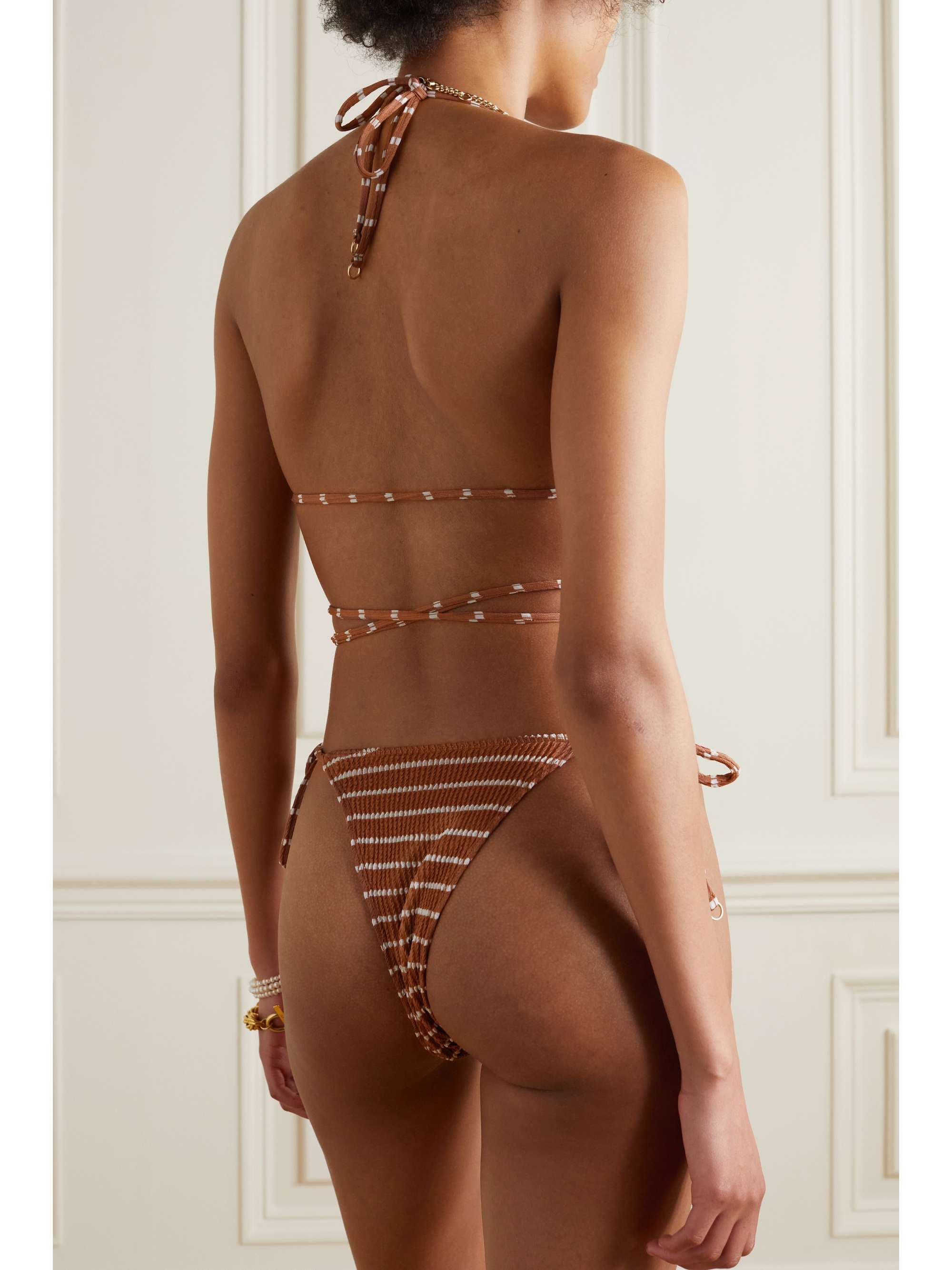 FAITHFULL Andrea gestreiftes Bikini-Höschen aus strukturiertem Stretch-Material