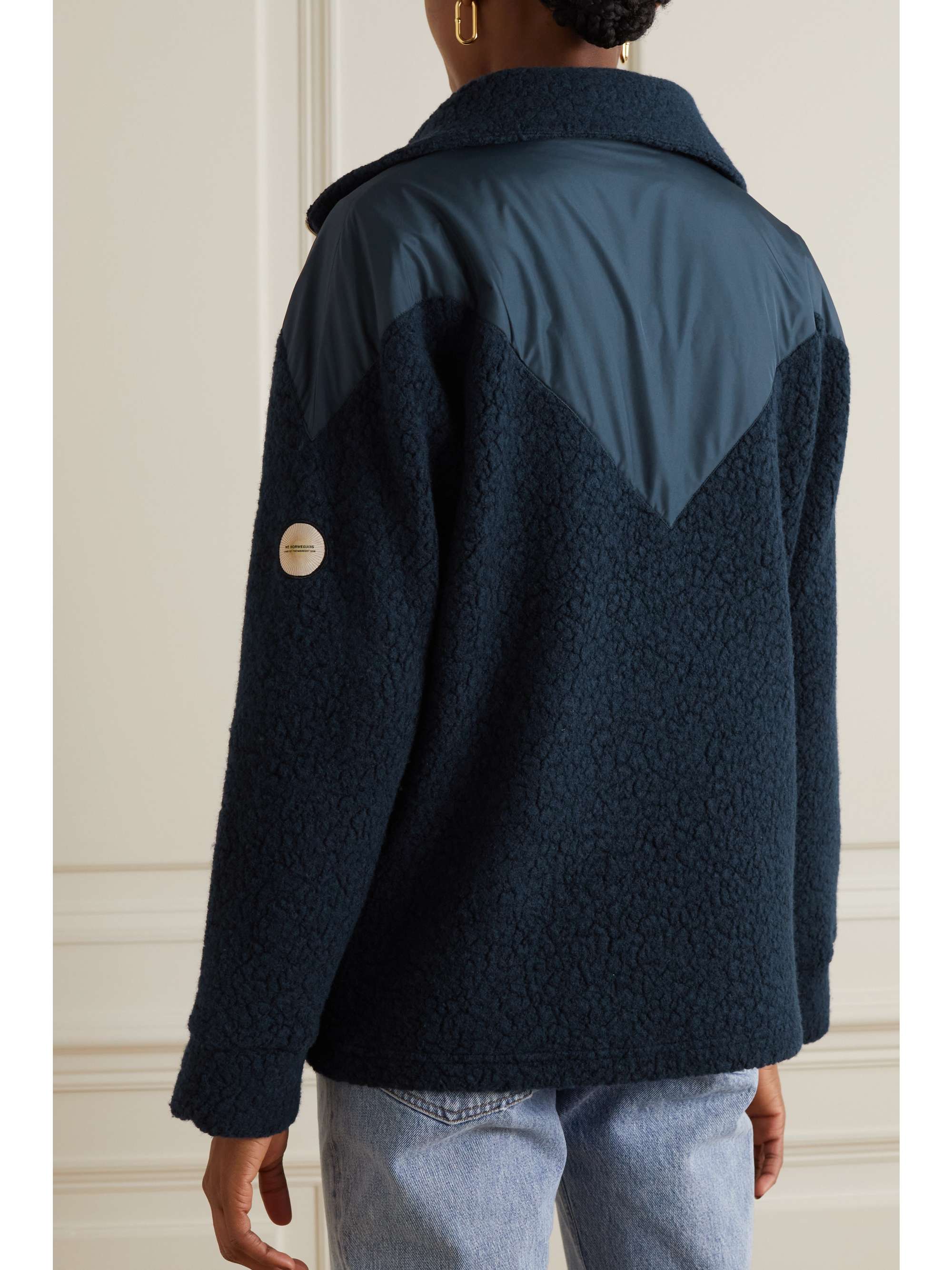 WE NORWEGIANS Alta Pullover aus einer Merinowollmischung mit Shell-Besatz