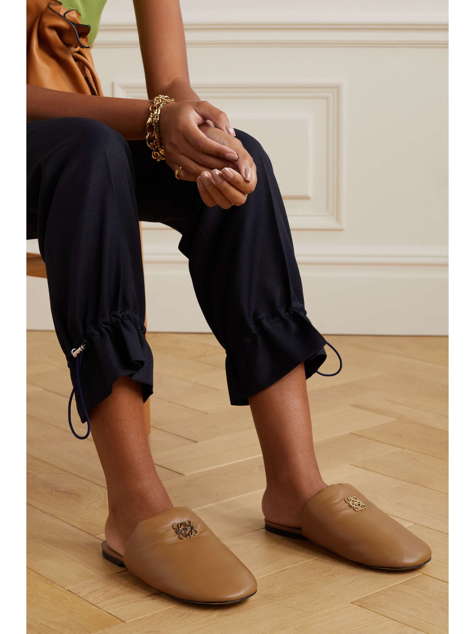 Loewe slippers sales