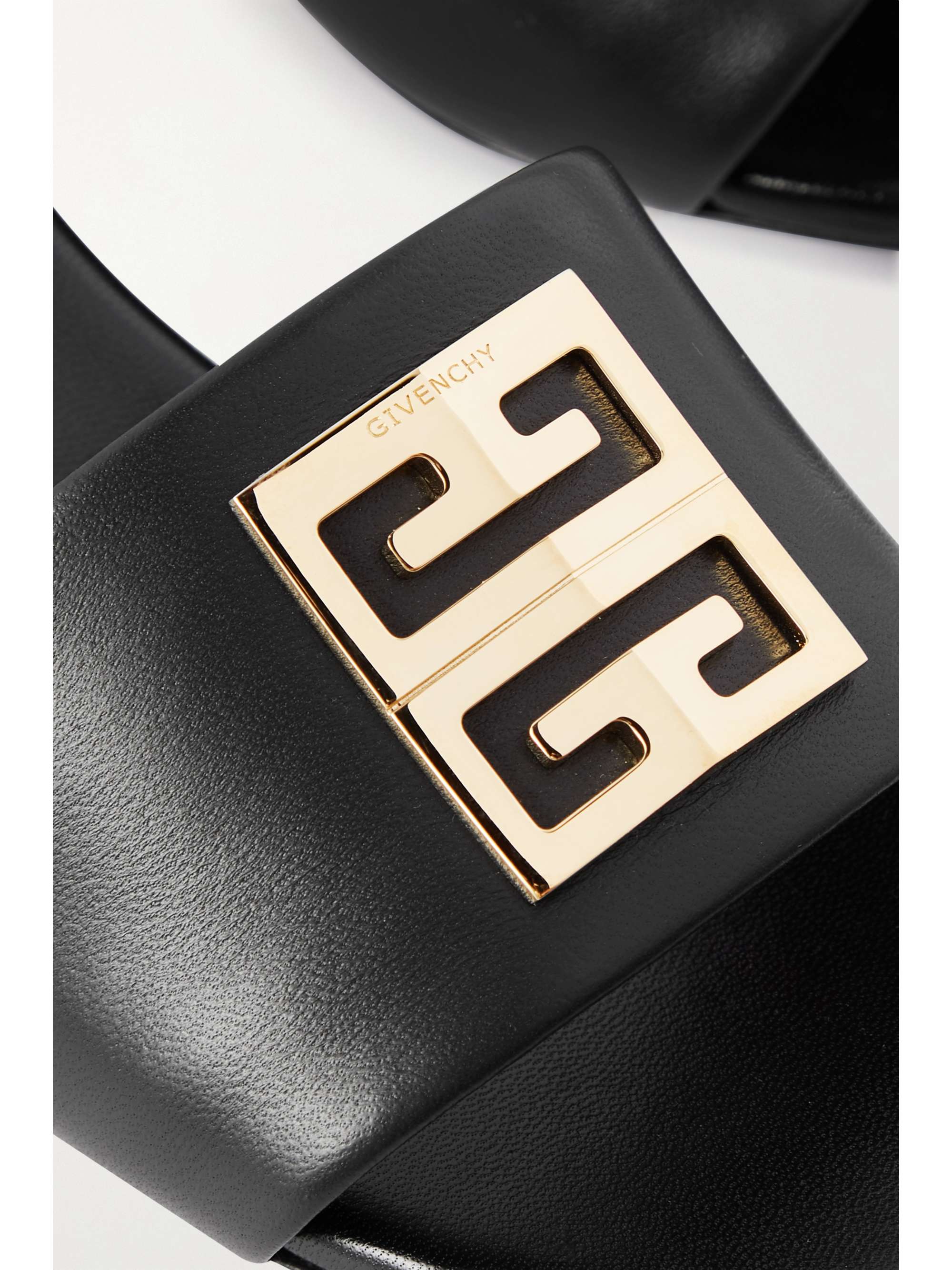 GIVENCHY 