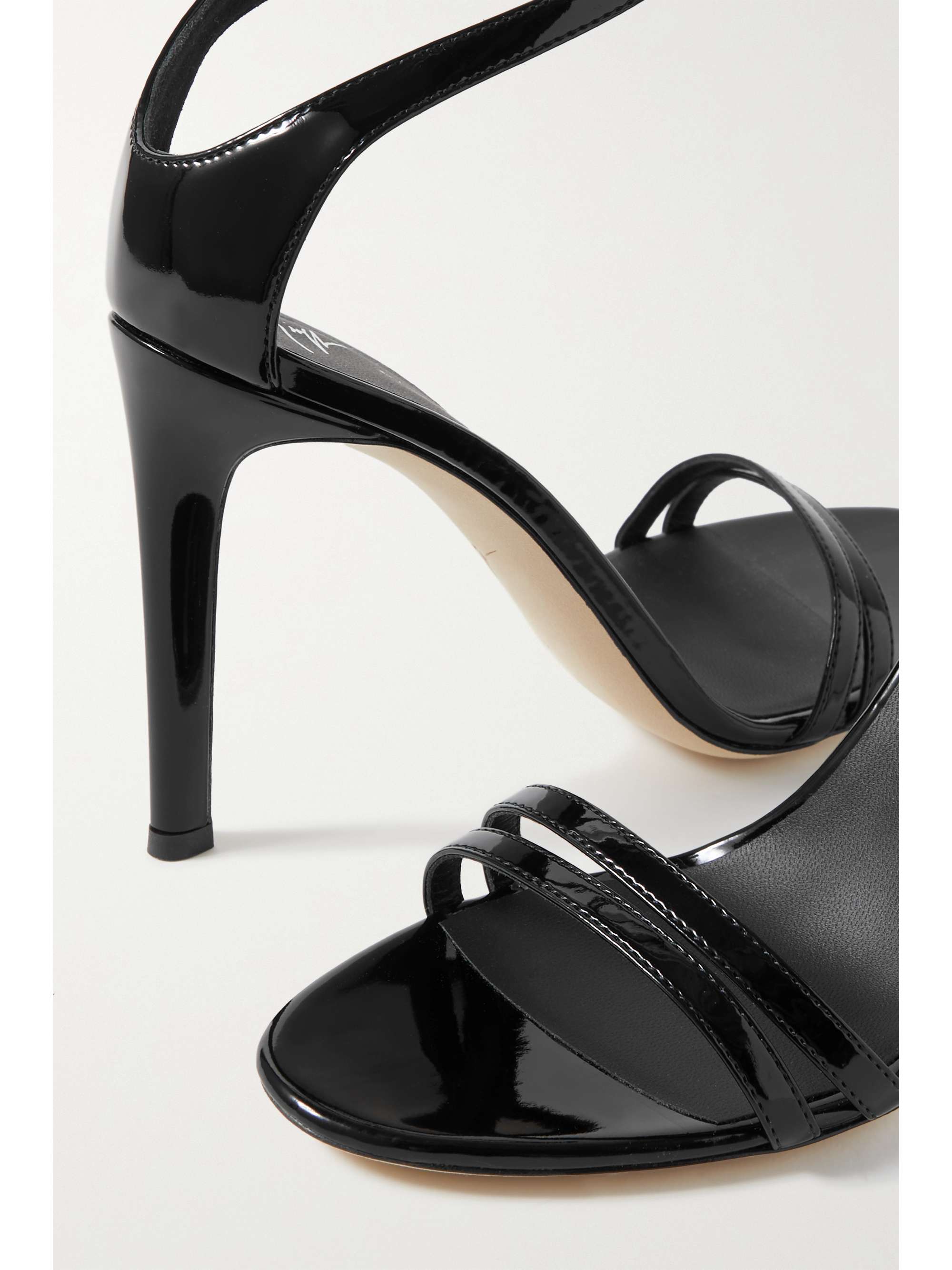 GIUSEPPE ZANOTTI 漆皮凉鞋