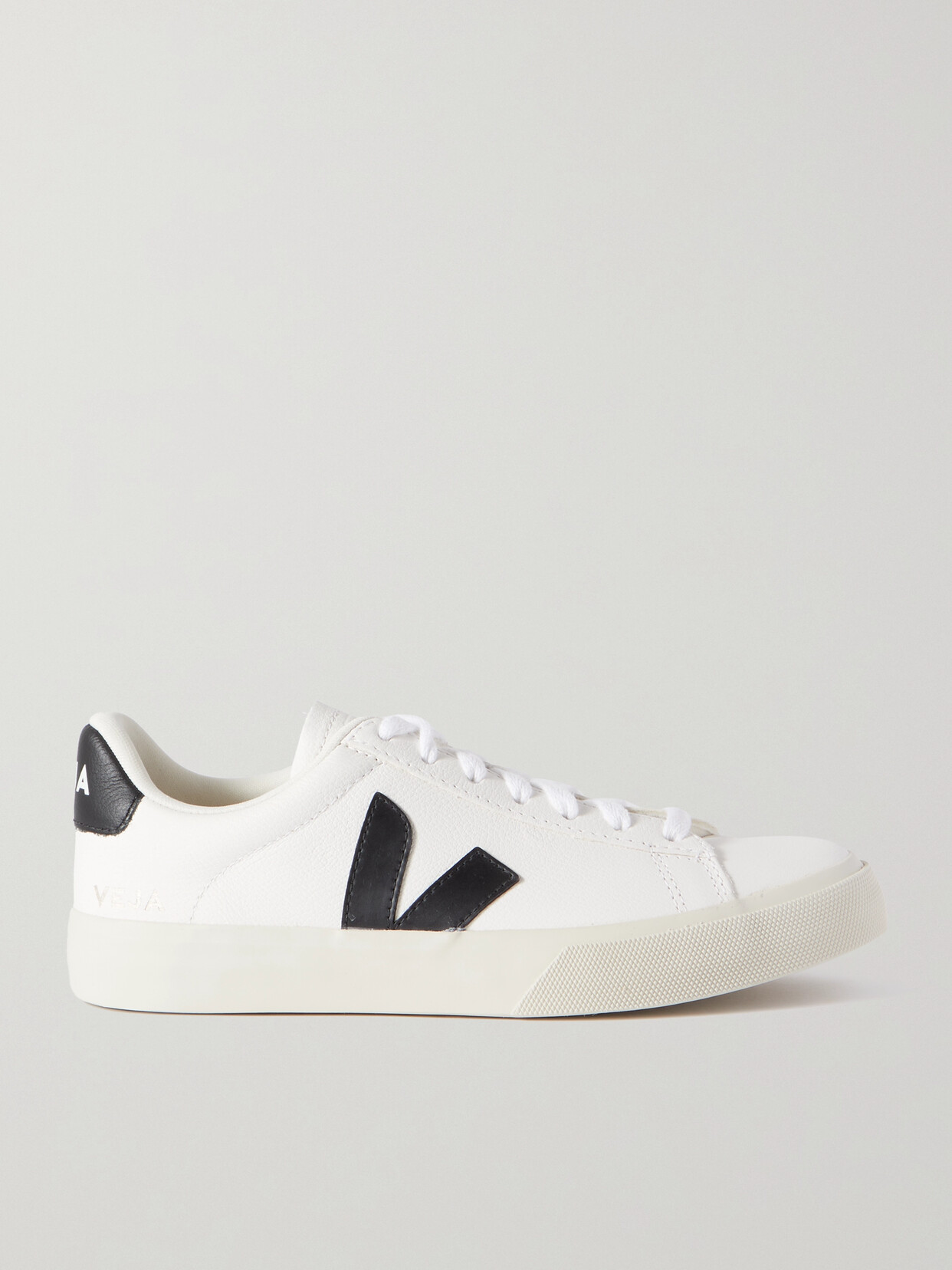 Veja Minimalist White Sneakers With Contrasting Logo In Neutral