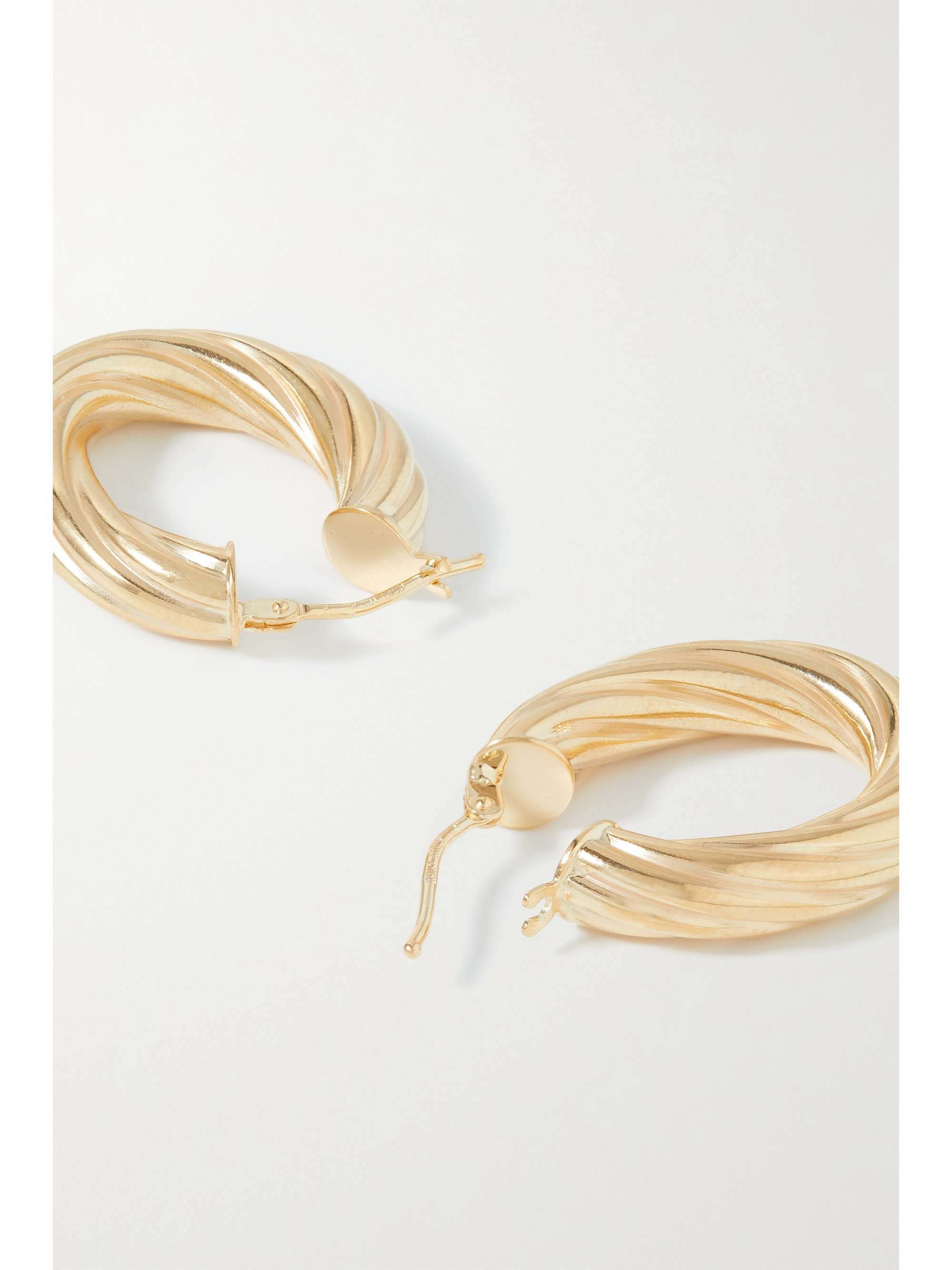 STONE AND STRAND Bold gold hoop earrings