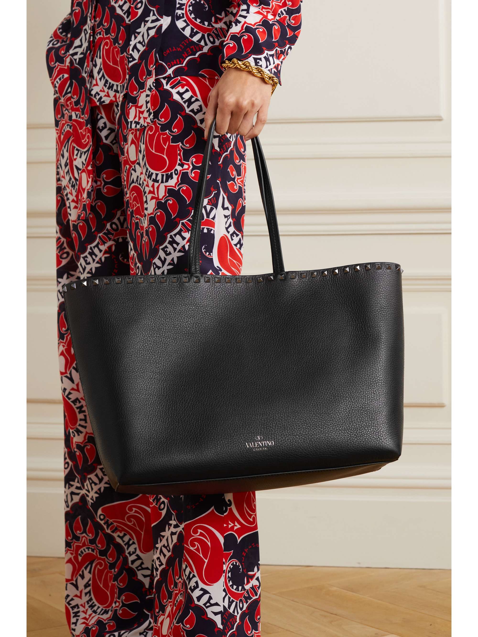 VALENTINO GARAVANI Valentino Garavani Rockstud textured-leather tote