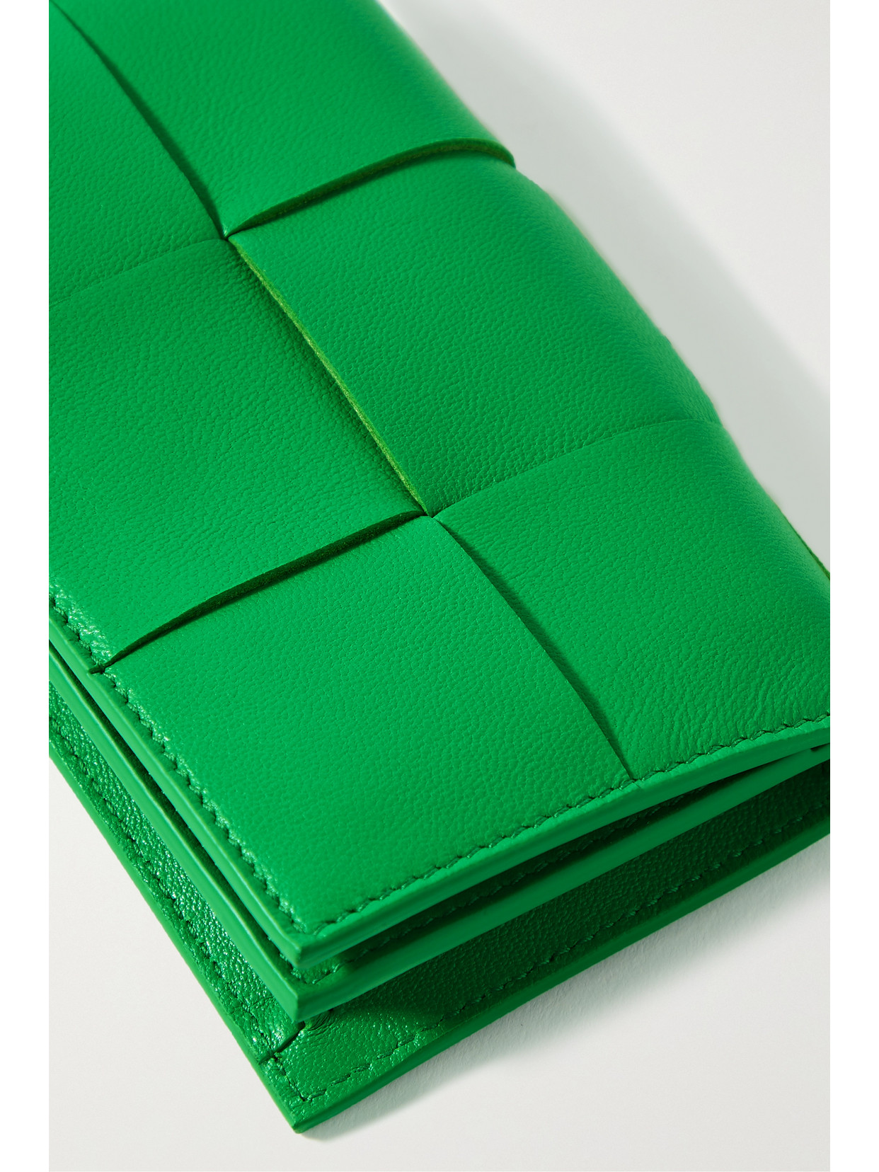 Shop Bottega Veneta Cassette Intrecciato Leather Cardholder In Green