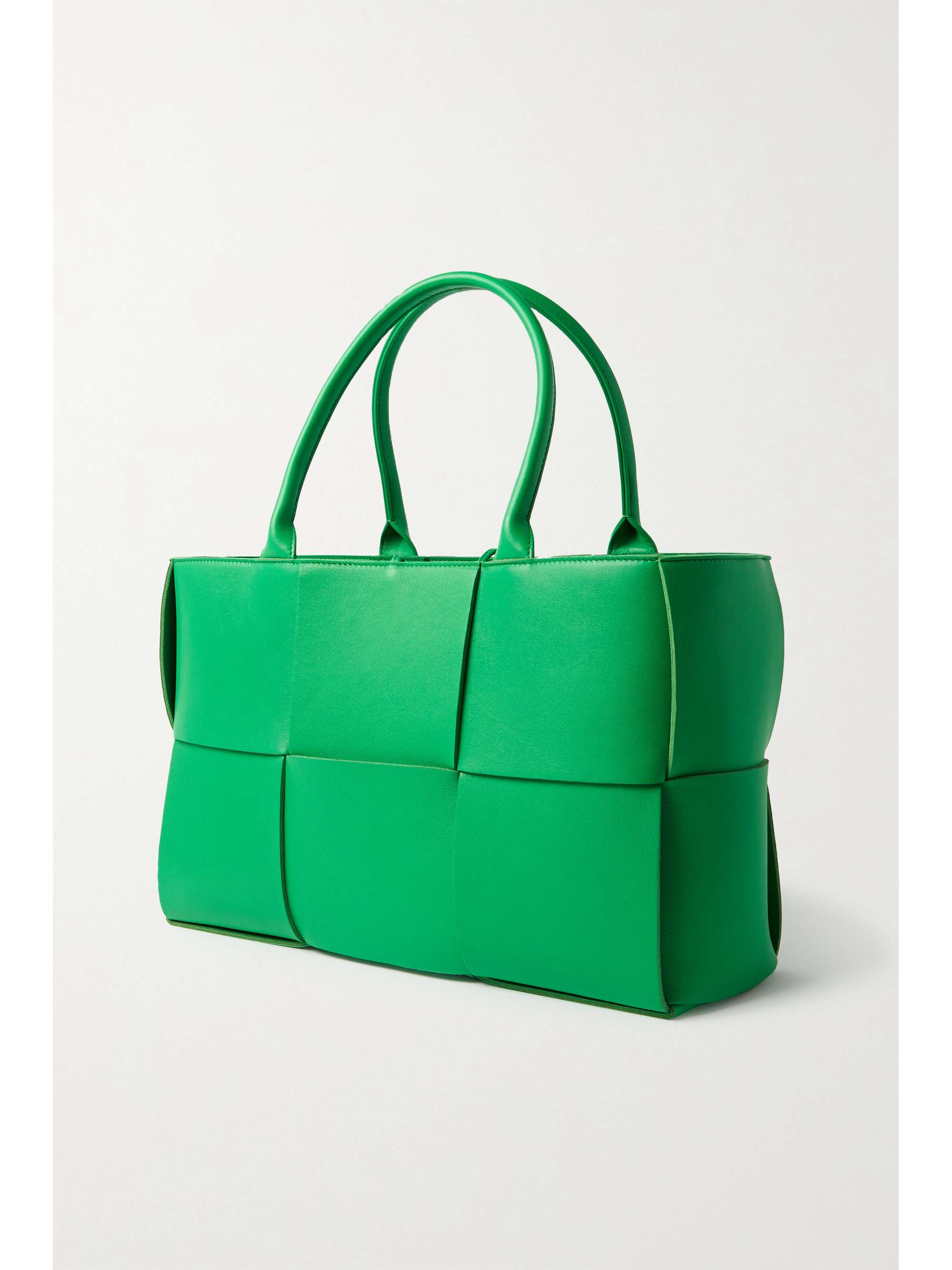 BOTTEGA VENETA Arco medium intrecciato leather tote