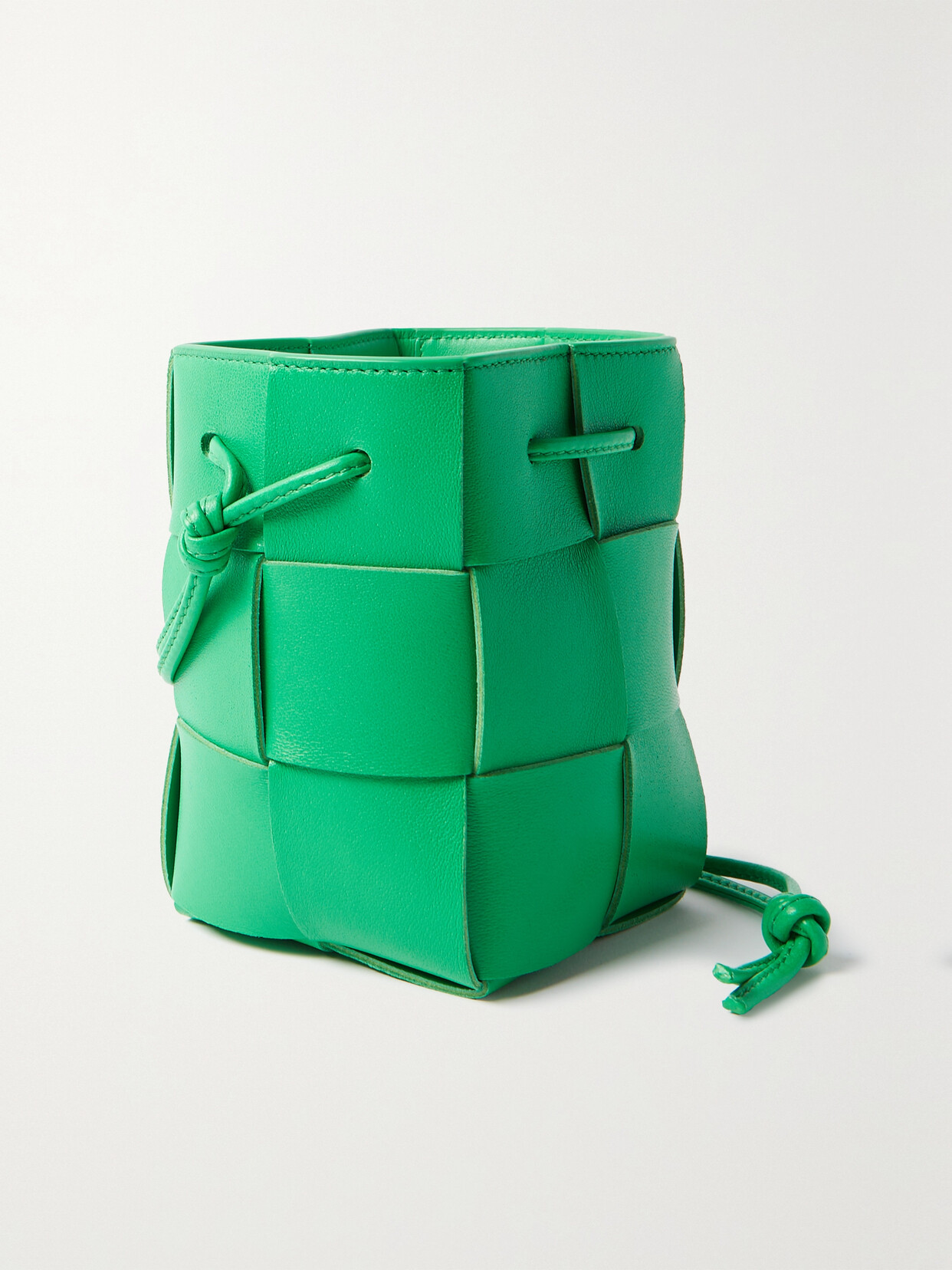 Bottega Veneta Cassette Mini Intrecciato Leather Bucket Bag In Green