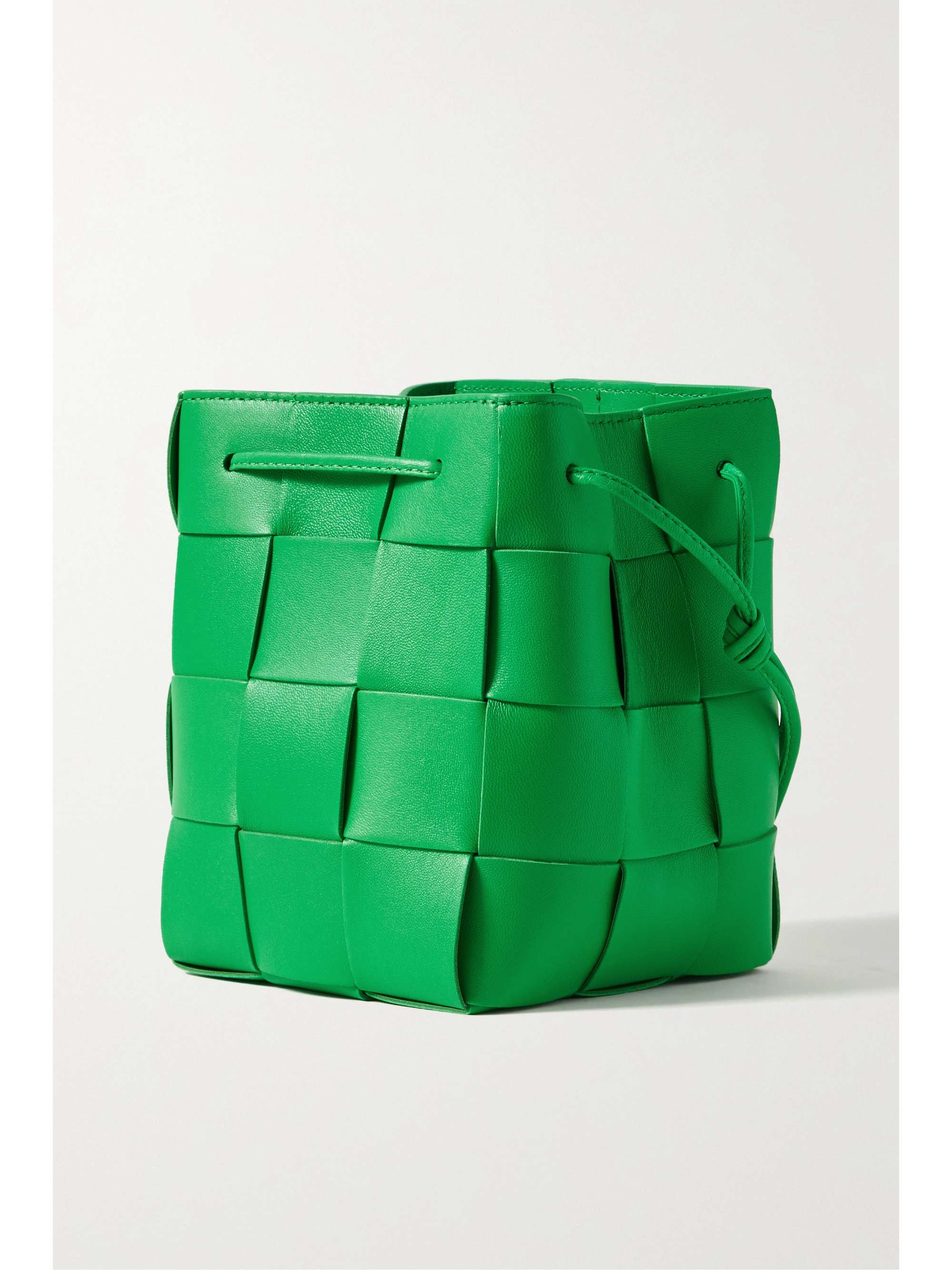 BOTTEGA VENETA Cassette small intrecciato leather bucket bag