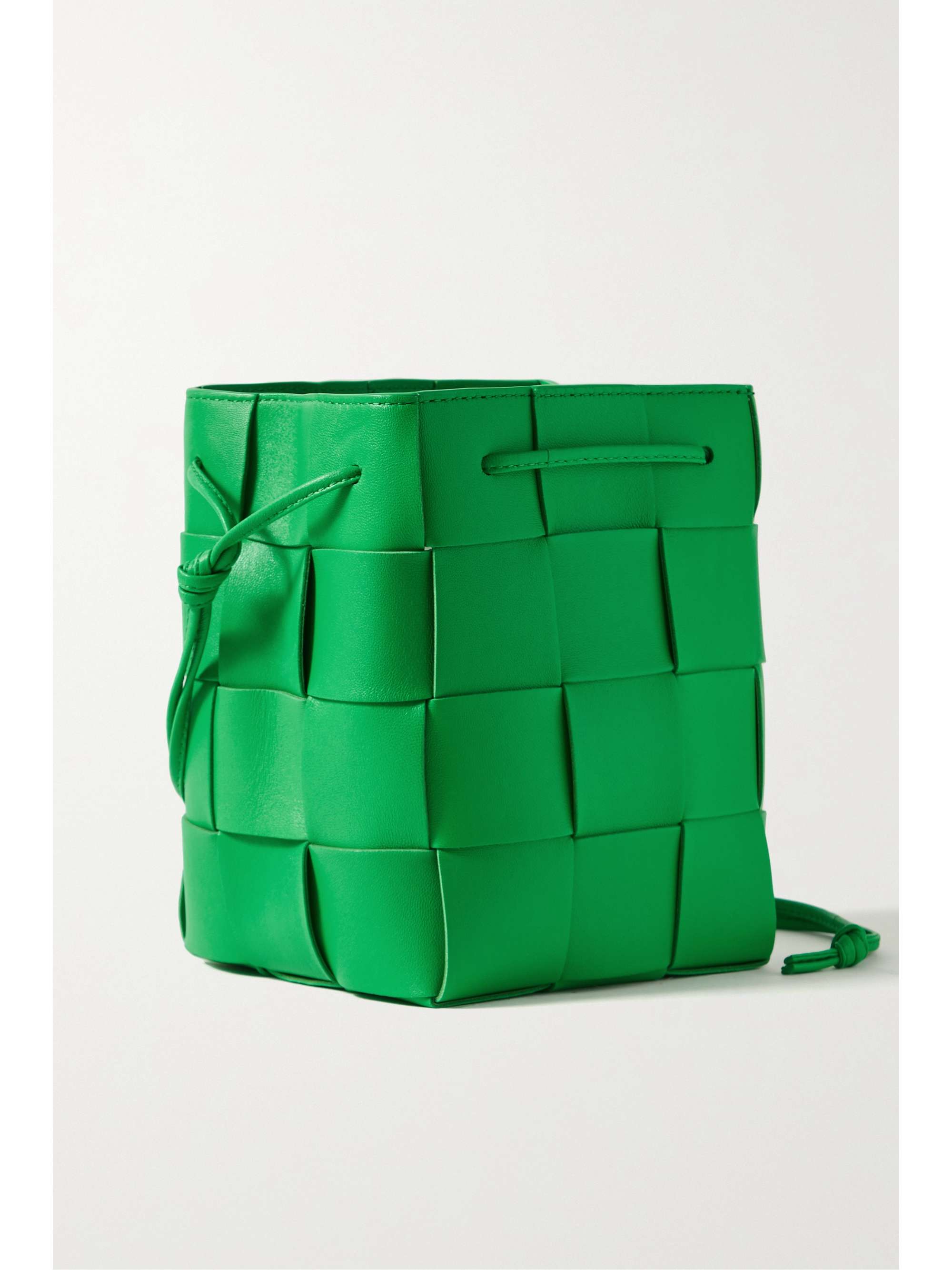 Green Cassette mini Intrecciato-leather bucket bag