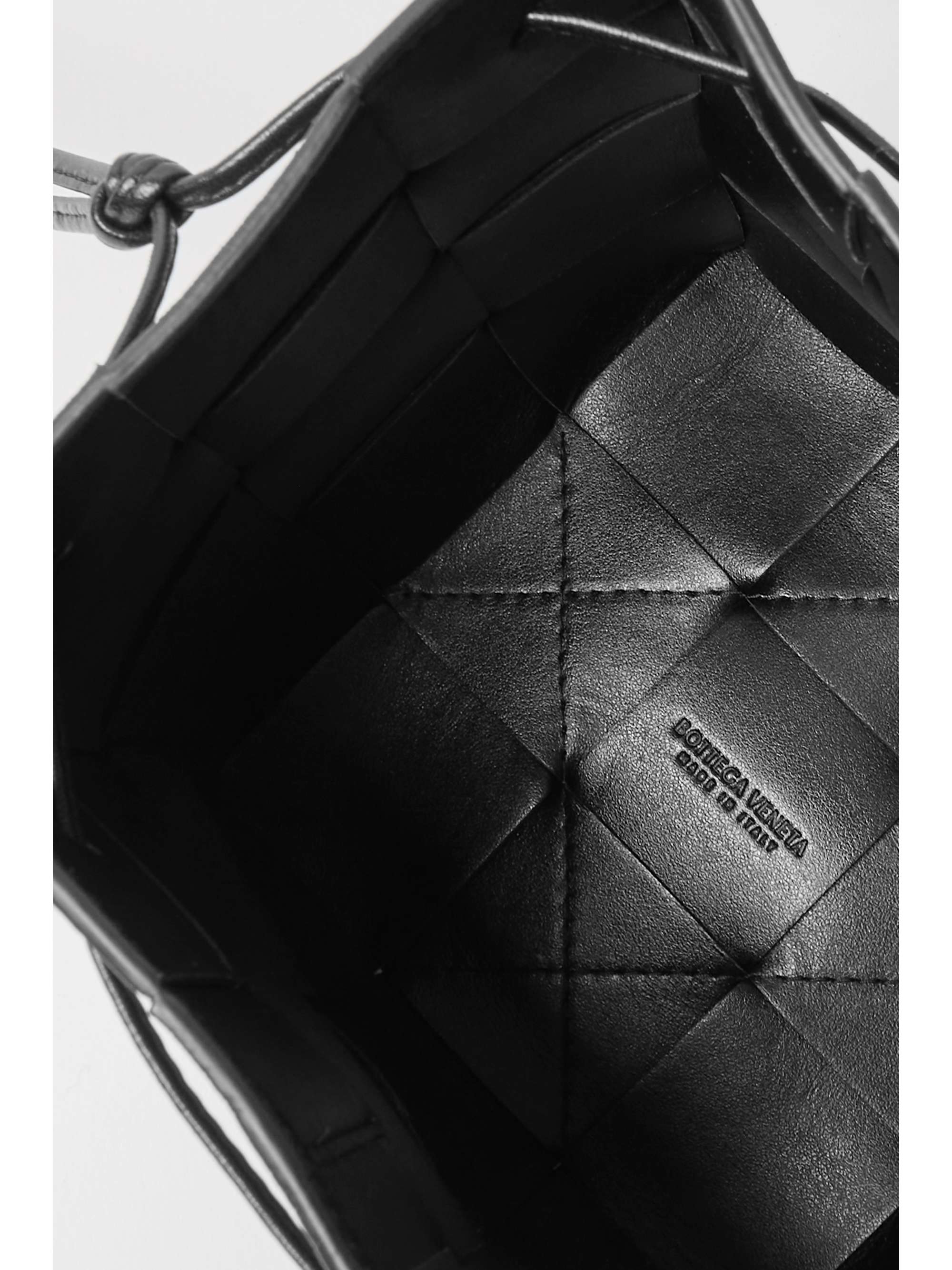 BOTTEGA VENETA Cassette small intrecciato leather bucket bag