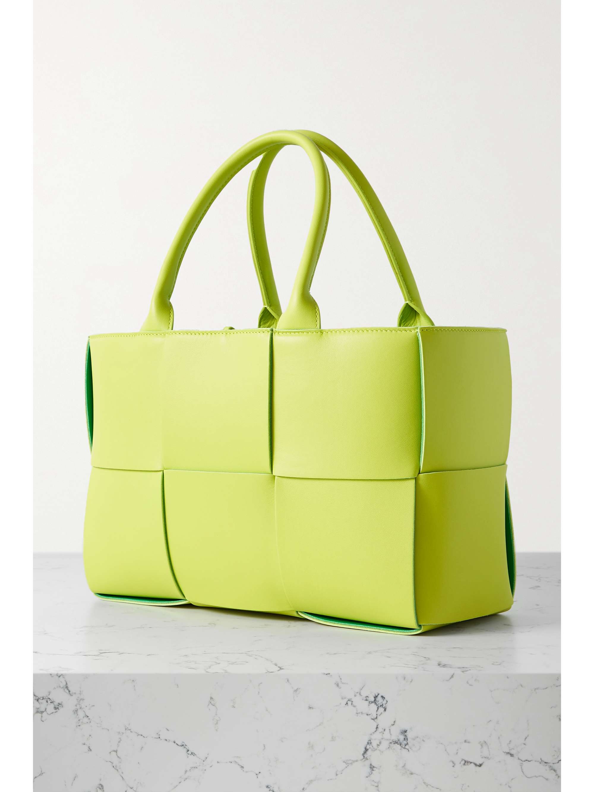 BOTTEGA VENETA Arco medium intrecciato leather tote