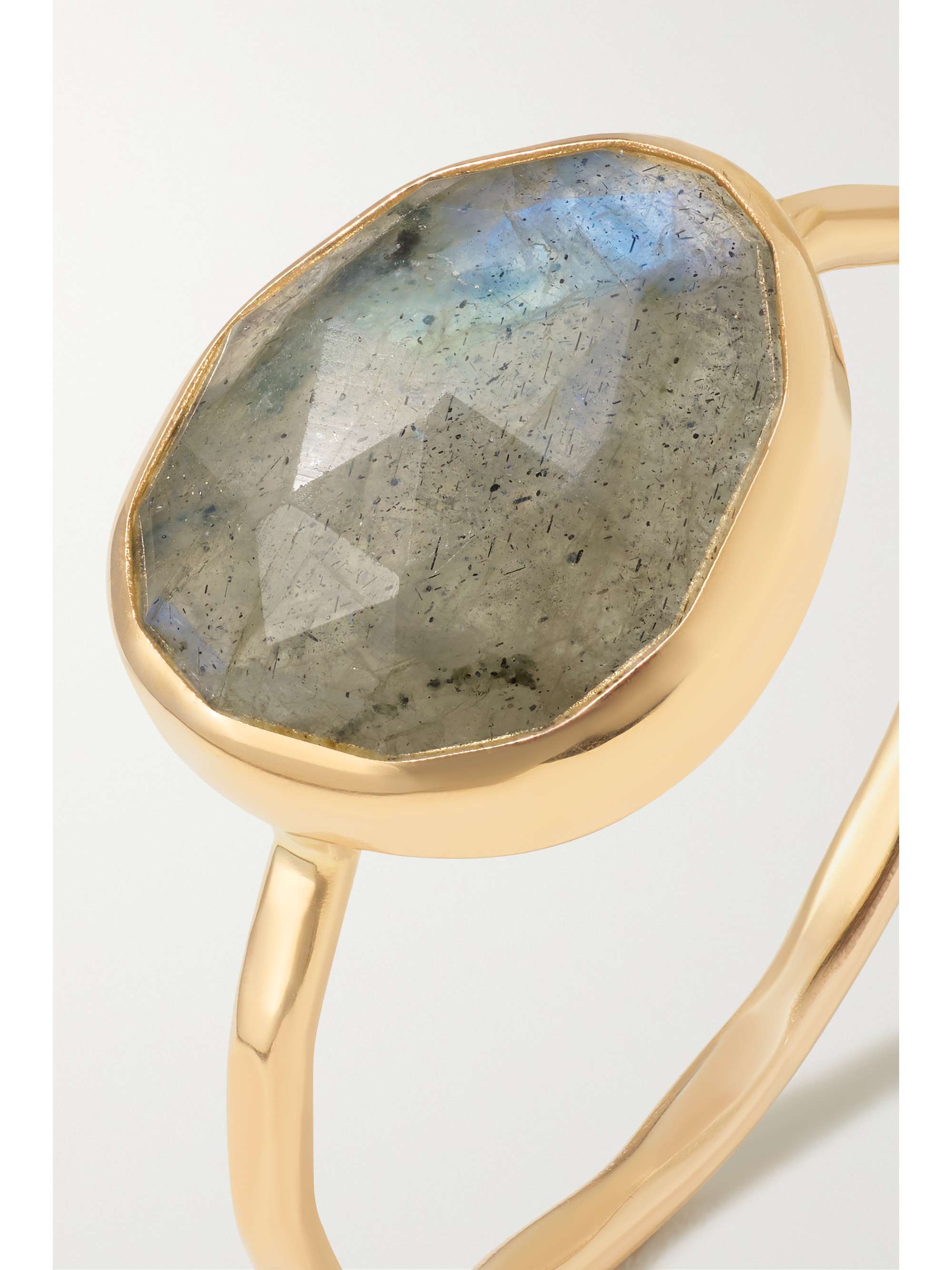 MELISSA JOY MANNING 14 Karat Ring aus recyeltem Gold mit Labradorit