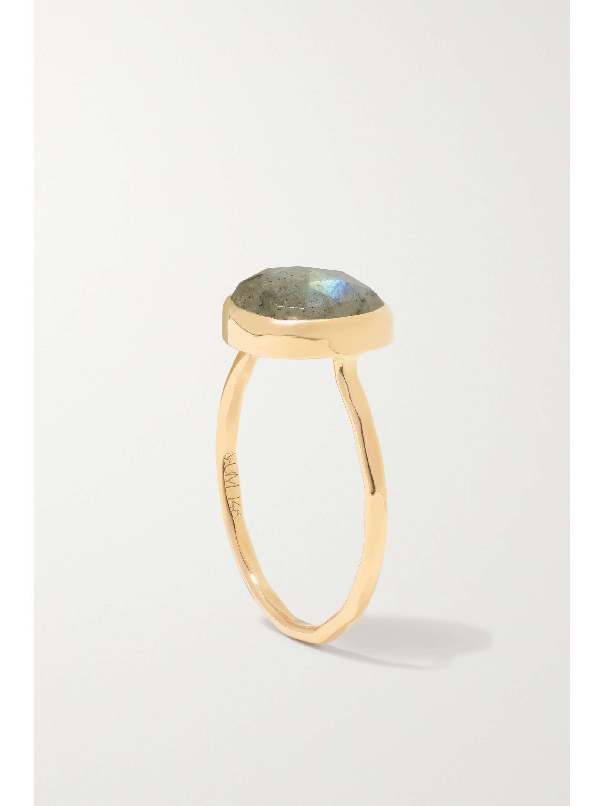 MELISSA JOY MANNING 14 Karat Ring aus recyeltem Gold mit Labradorit