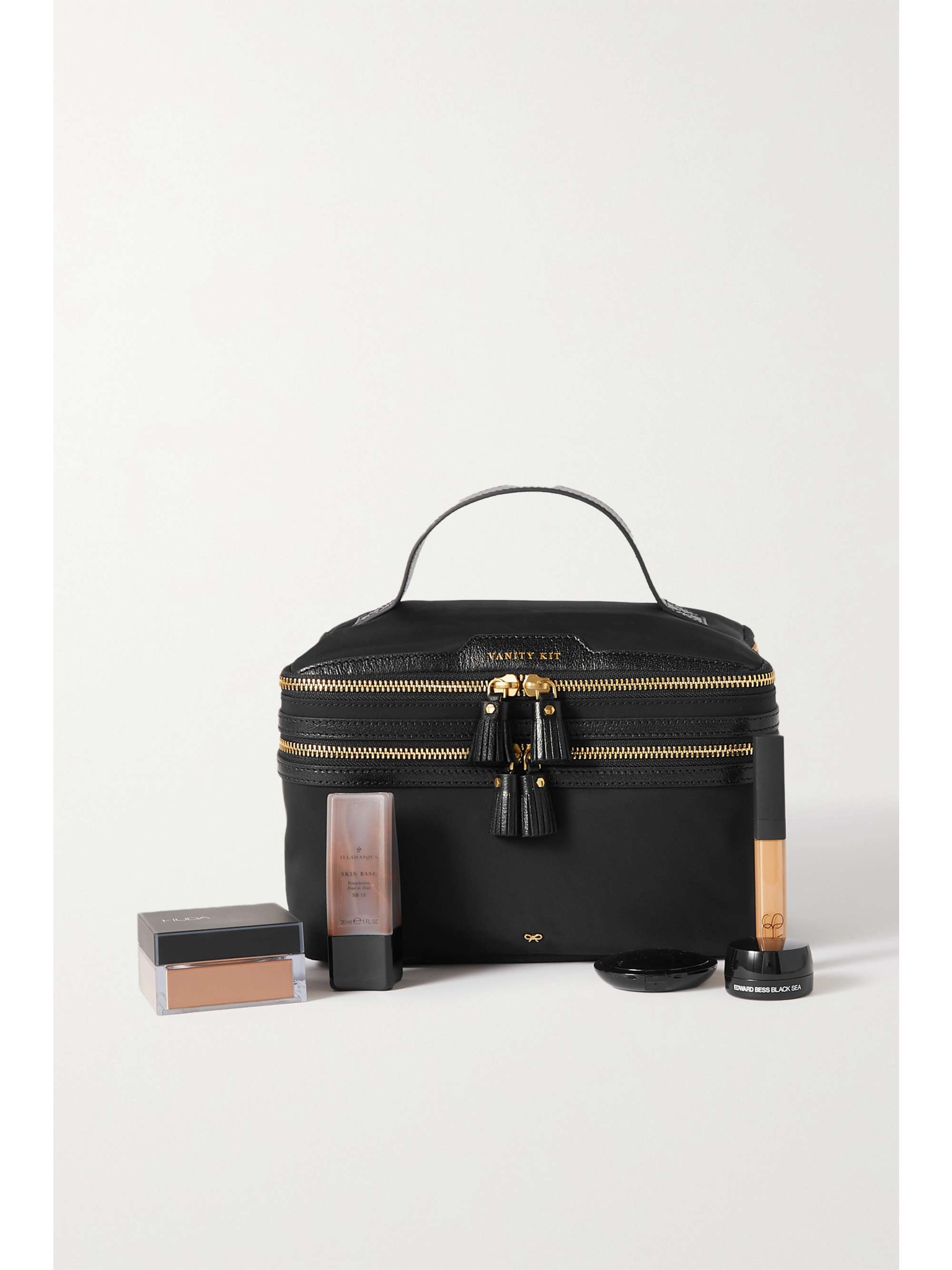 ANYA HINDMARCH Vanity Kit Kosmetikkoffer aus ECONYL® mit Besätzen aus strukturiertem Leder