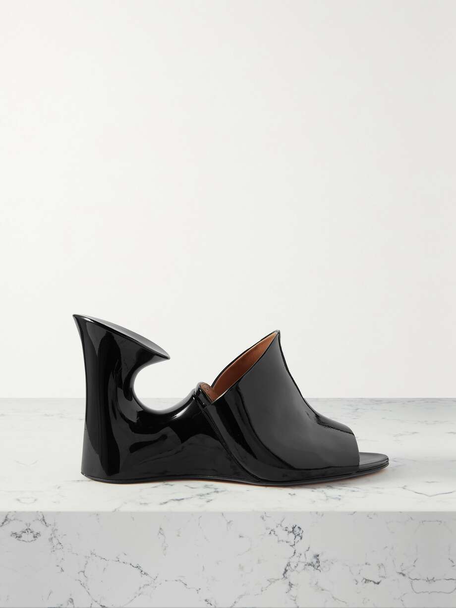 La Sculpture 100 patent-leather wedge mules Alaia