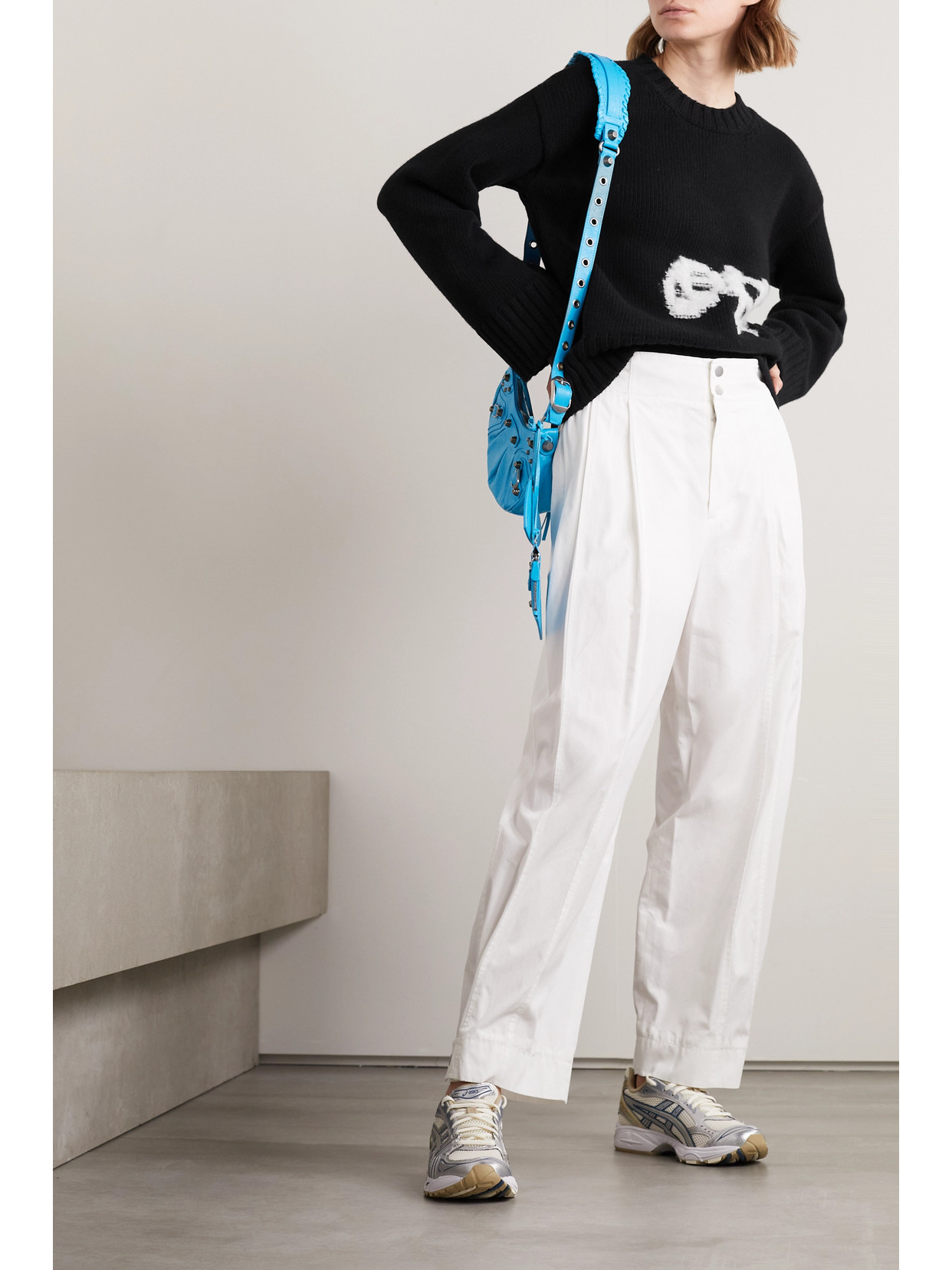 OFF-WHITE photo