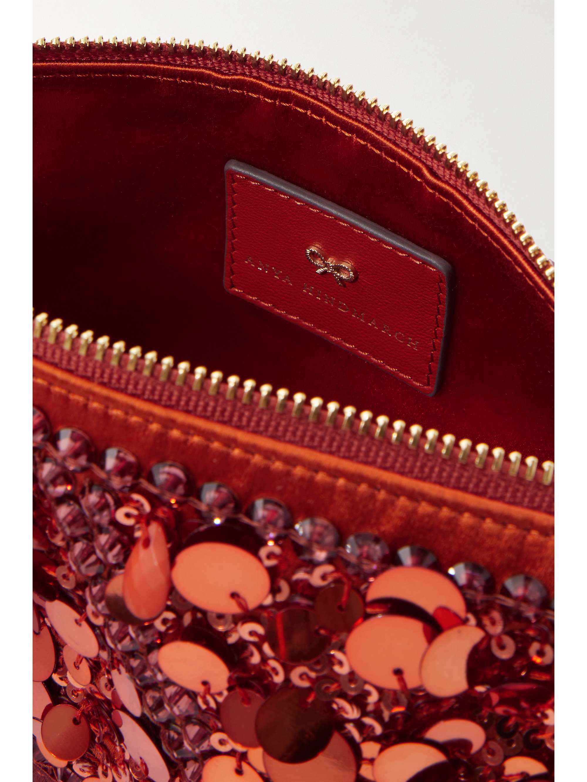 ANYA HINDMARCH Clutch aus recyceltem Satin und Leder mit Pailletten