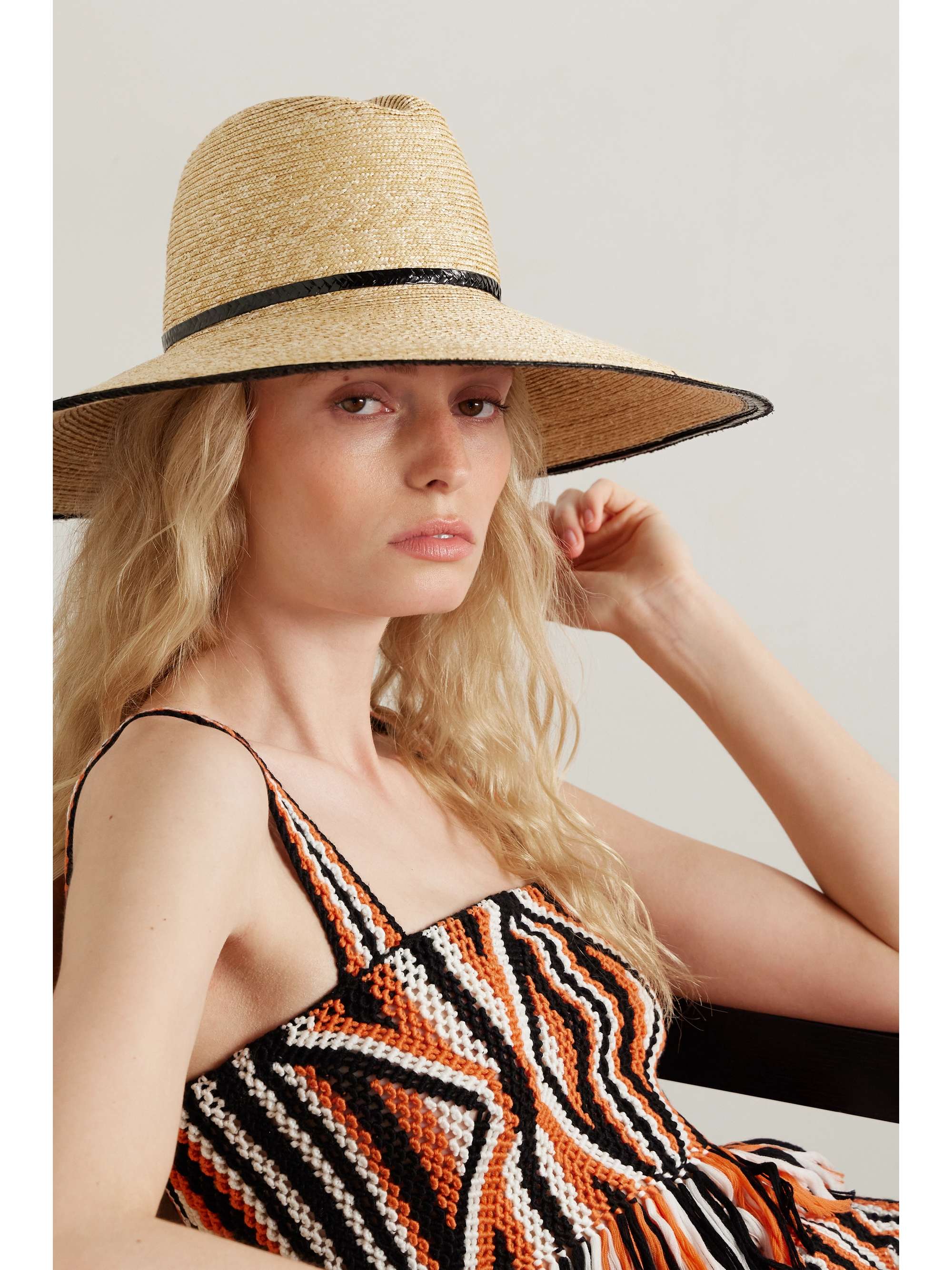 GIGI BURRIS + NET SUSTAIN Mabel Sonnenhut aus Stroh mit Flechtdetail