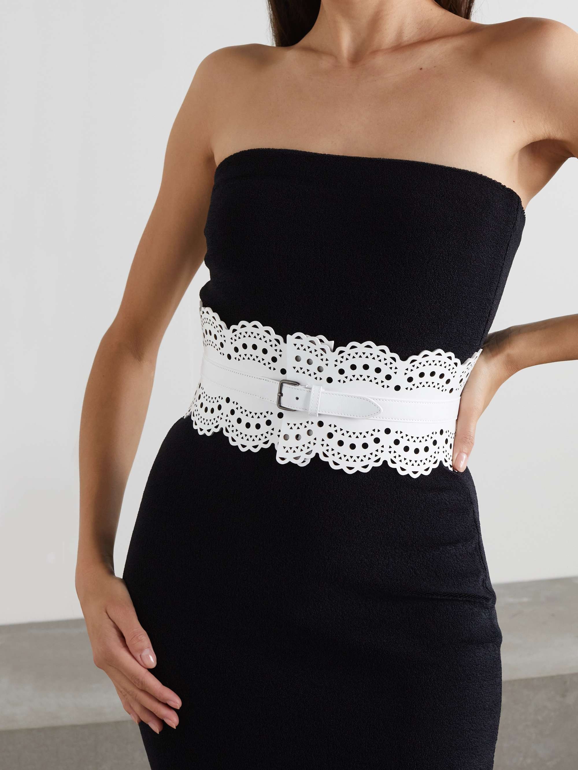 ALAÏA Laser-cut leather waist belt | NET-A-PORTER