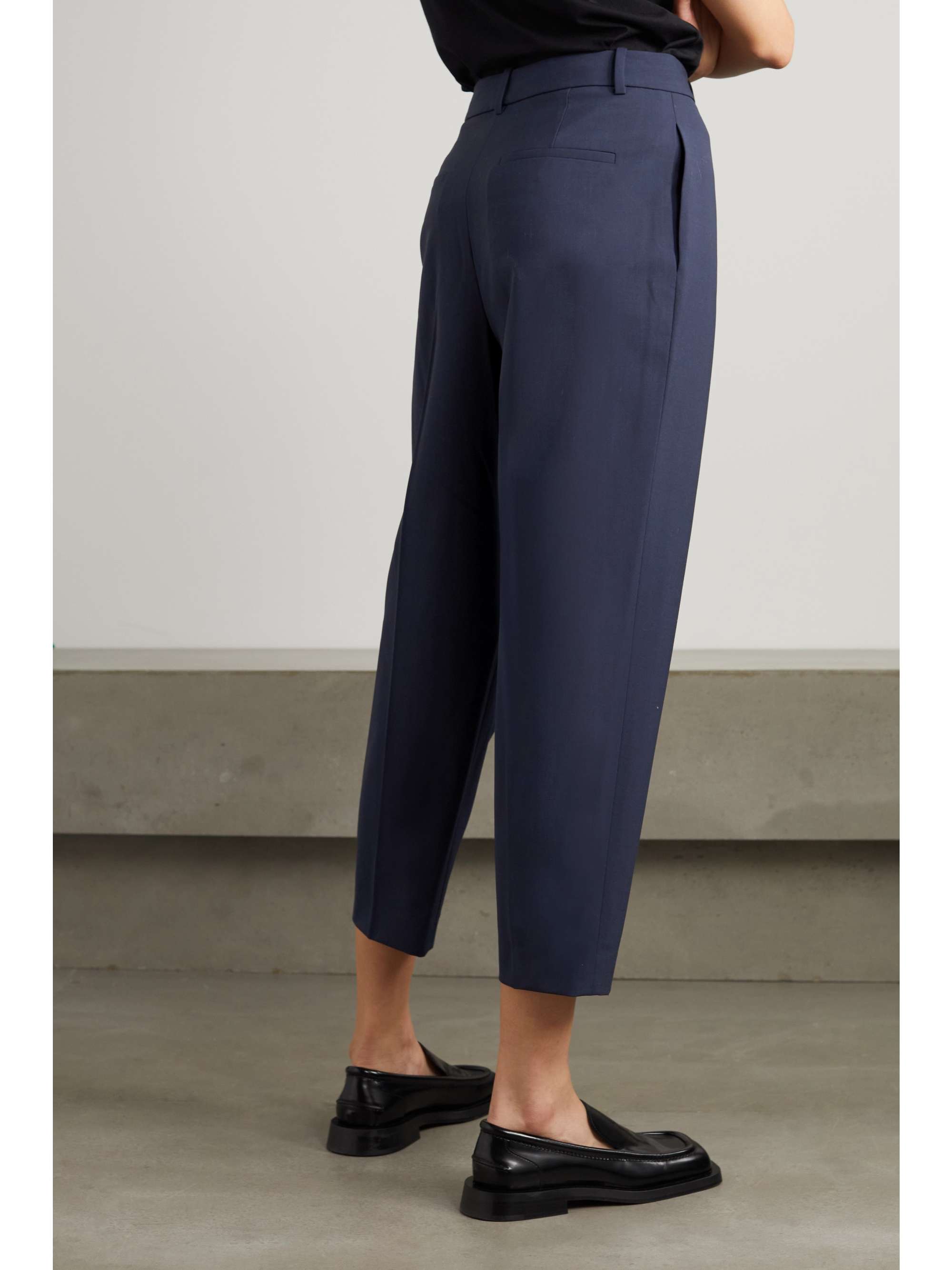 Navy Carrot cropped pleated stretch 
