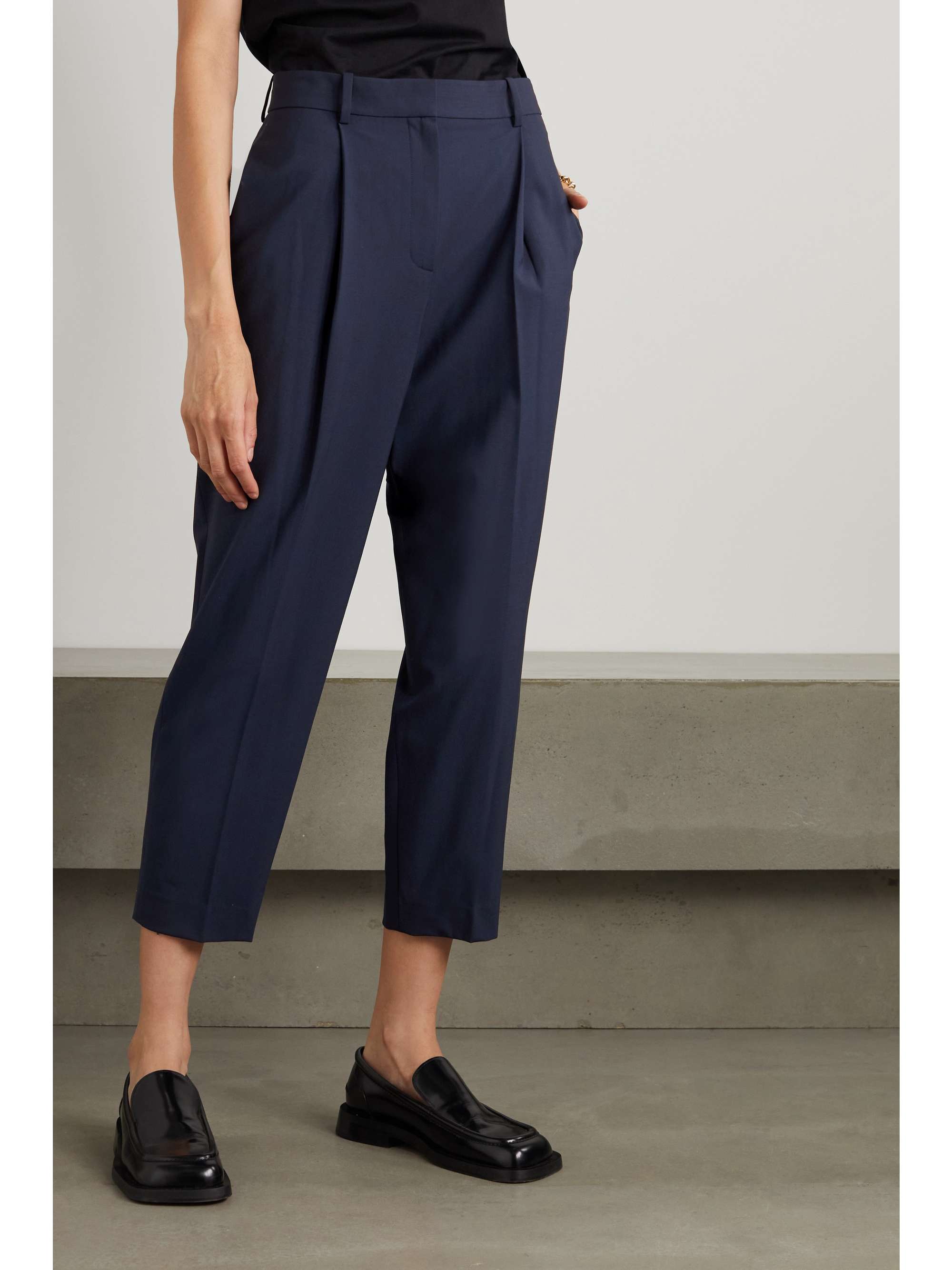 Navy Carrot cropped pleated stretch 