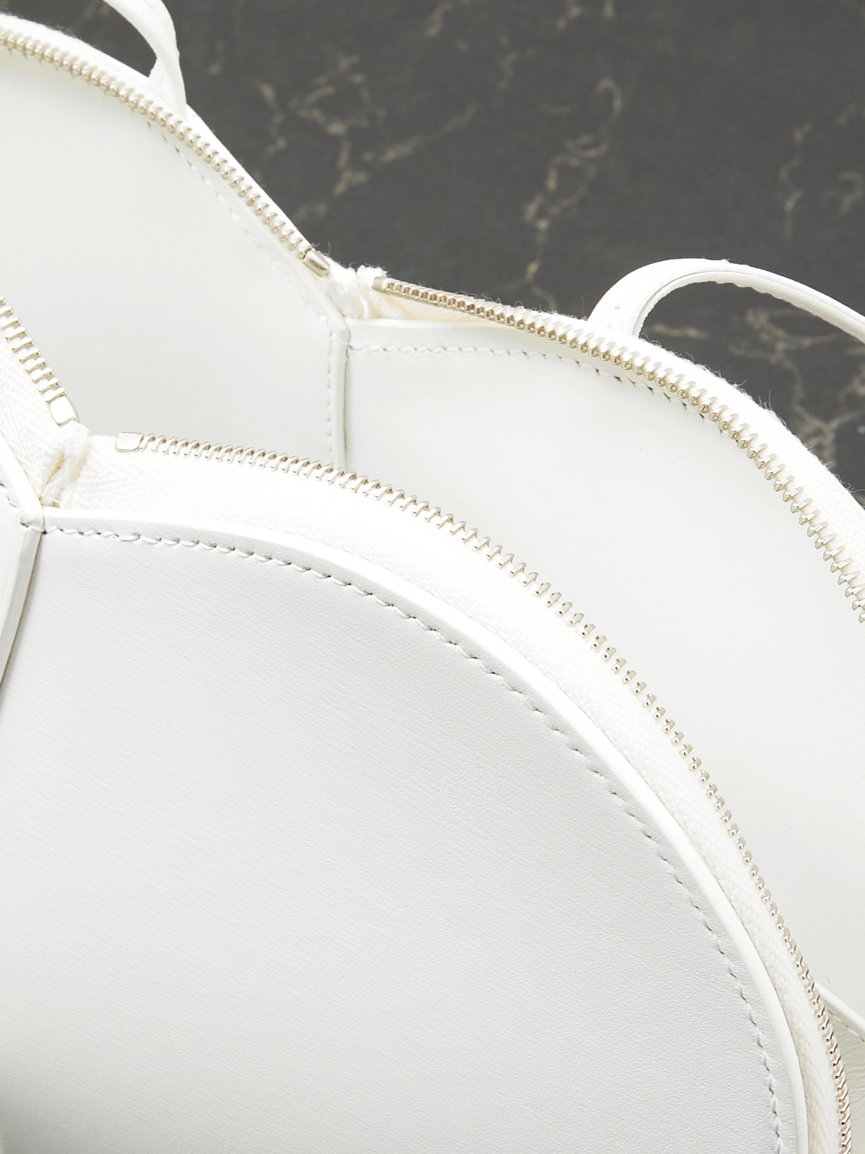 Alaïa Le Coeur Leather Shoulder Bag In White