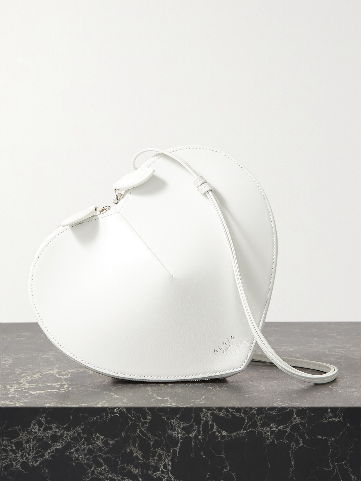 Alaïa Le Coeur Leather Shoulder Bag In White