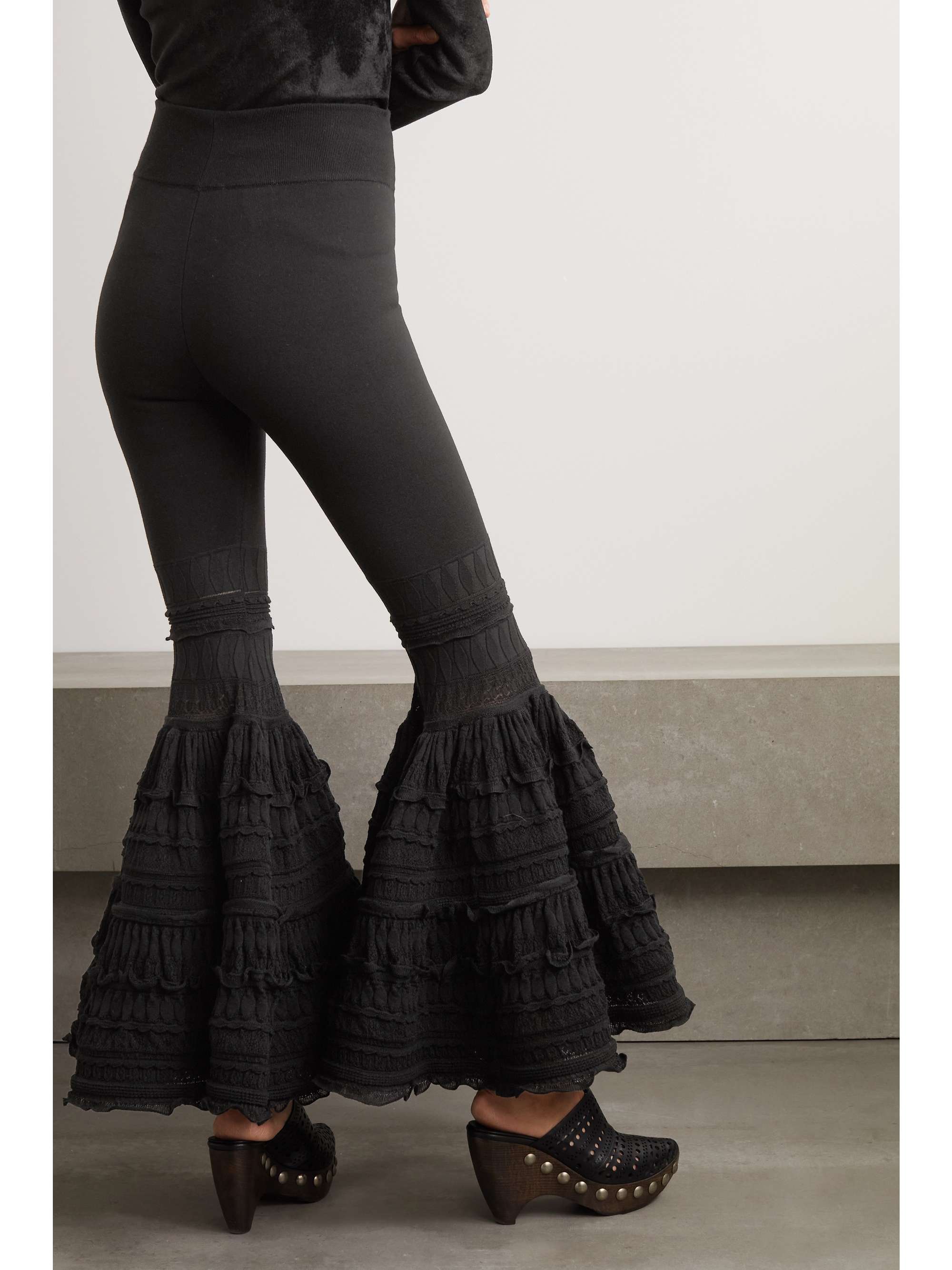 ALAÏA Crochet-knit wool-blend leggings