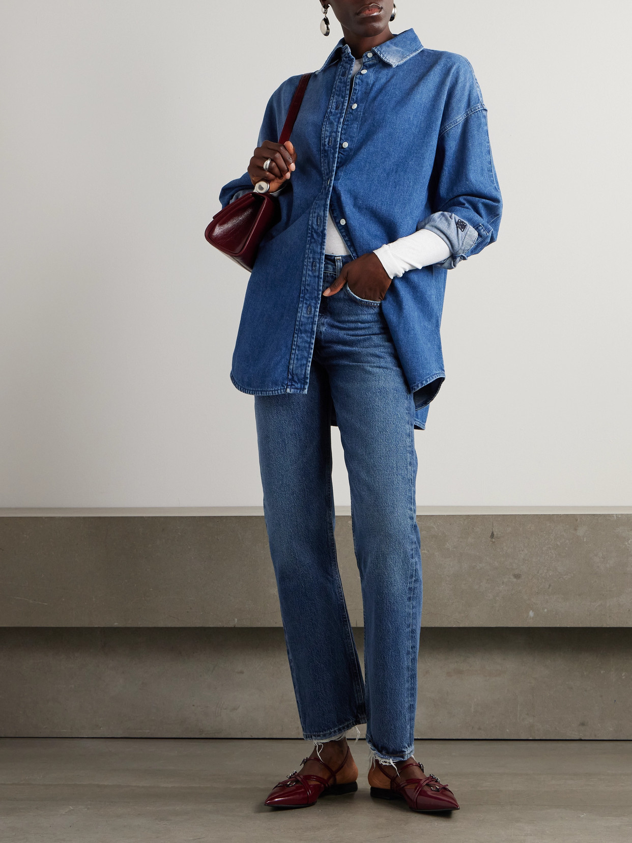 【送料&関税込】AGOLDE Blue Jeans With Belt Loops And Logo P Agolde Blue Jeans With Belt Loops And Logo Patch On The Rear