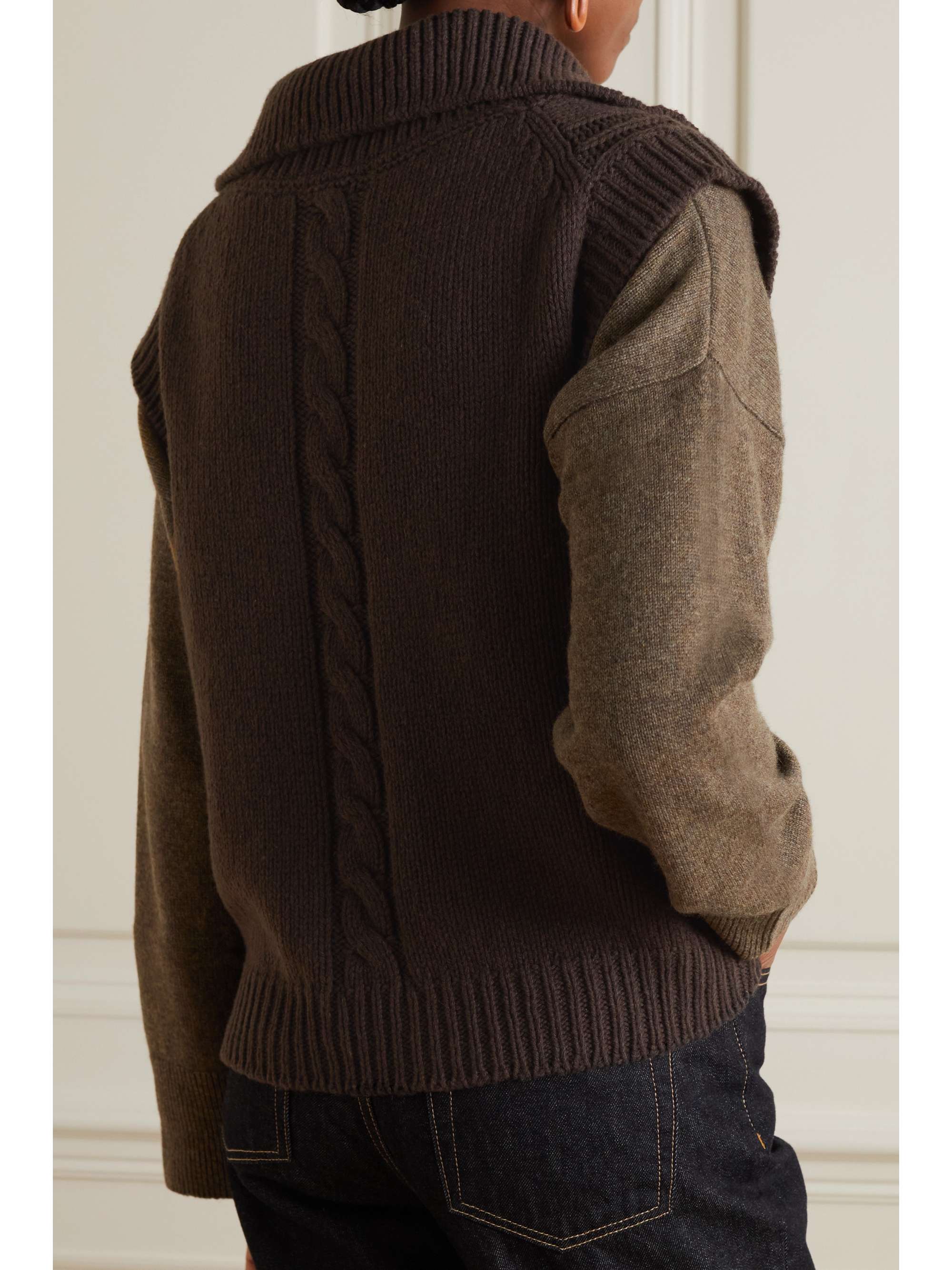 WE NORWEGIANS Highland ärmelloser Pullover aus einer Merinowoll-Kaschmirmischung in Zopfstrick