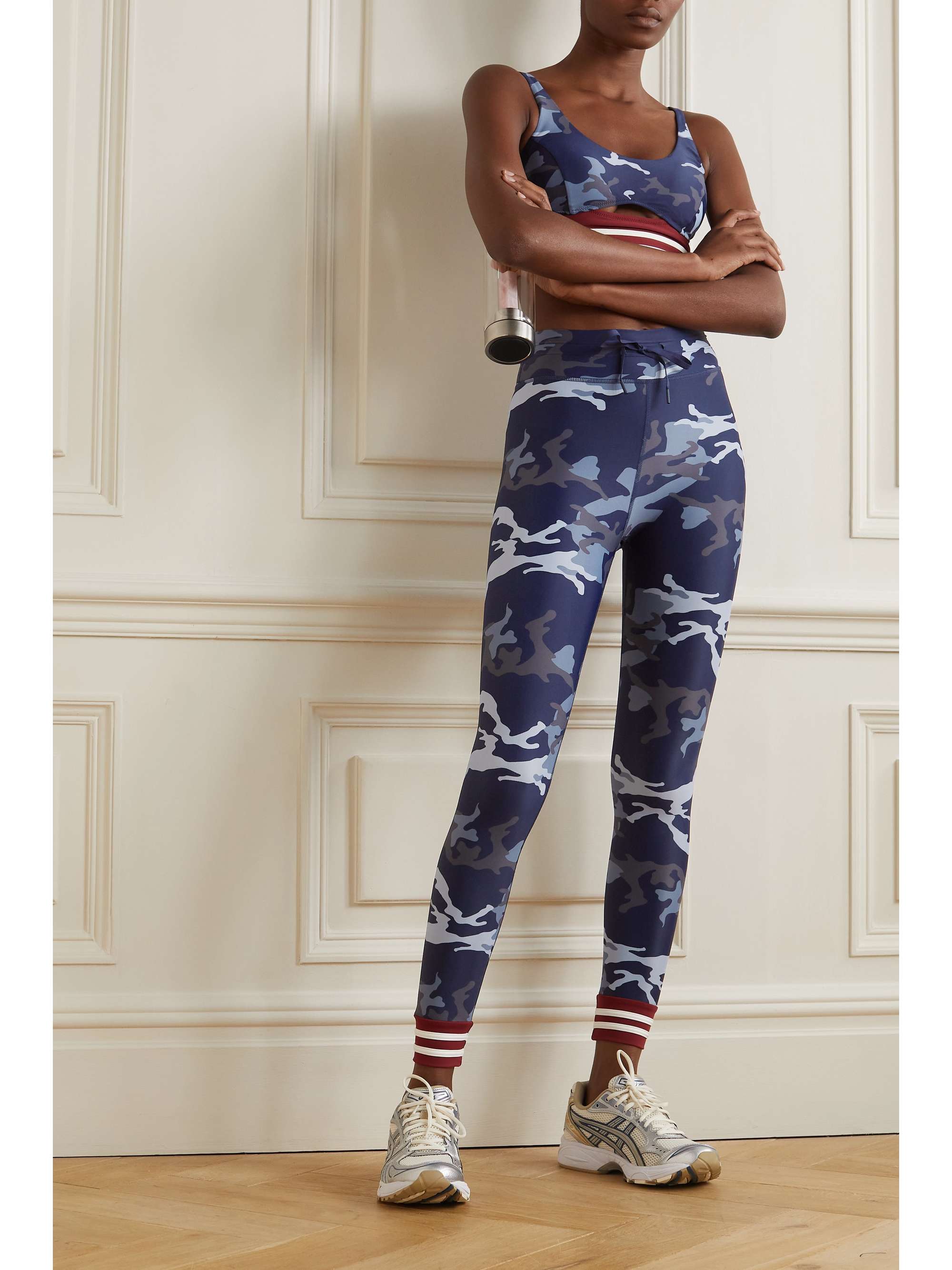 THE UPSIDE Marine Midi Leggins aus recyceltem Stretch-Material mit Print