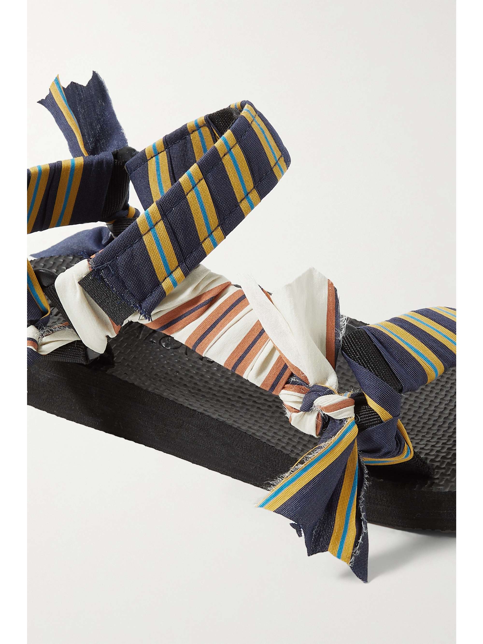 ARIZONA LOVE Trekky Sandalen aus Canvas mit Besätzen aus Gaze mit Leopardenprint