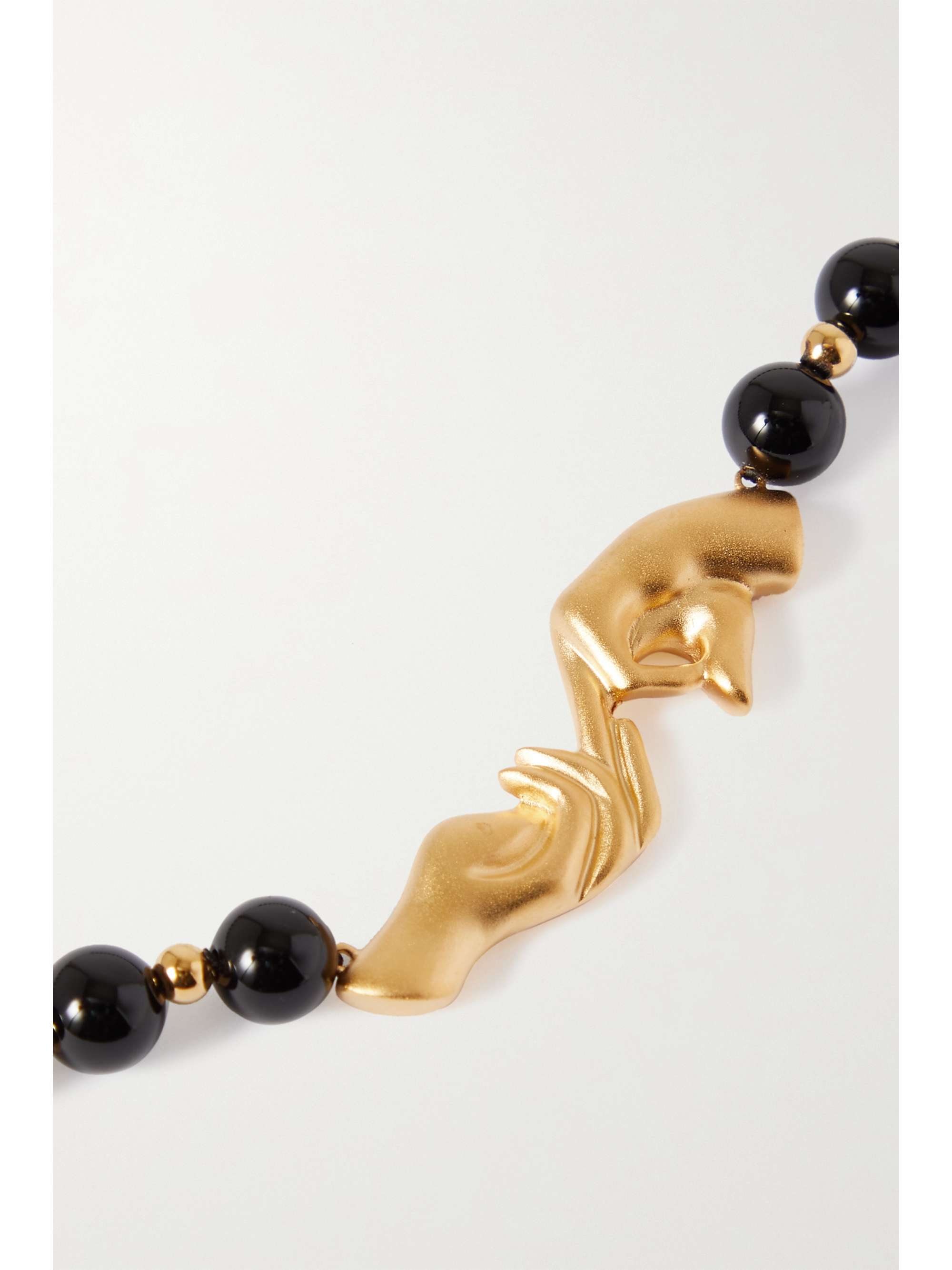 ANISSA KERMICHE Collier en plaqué or et onyx Les Mains