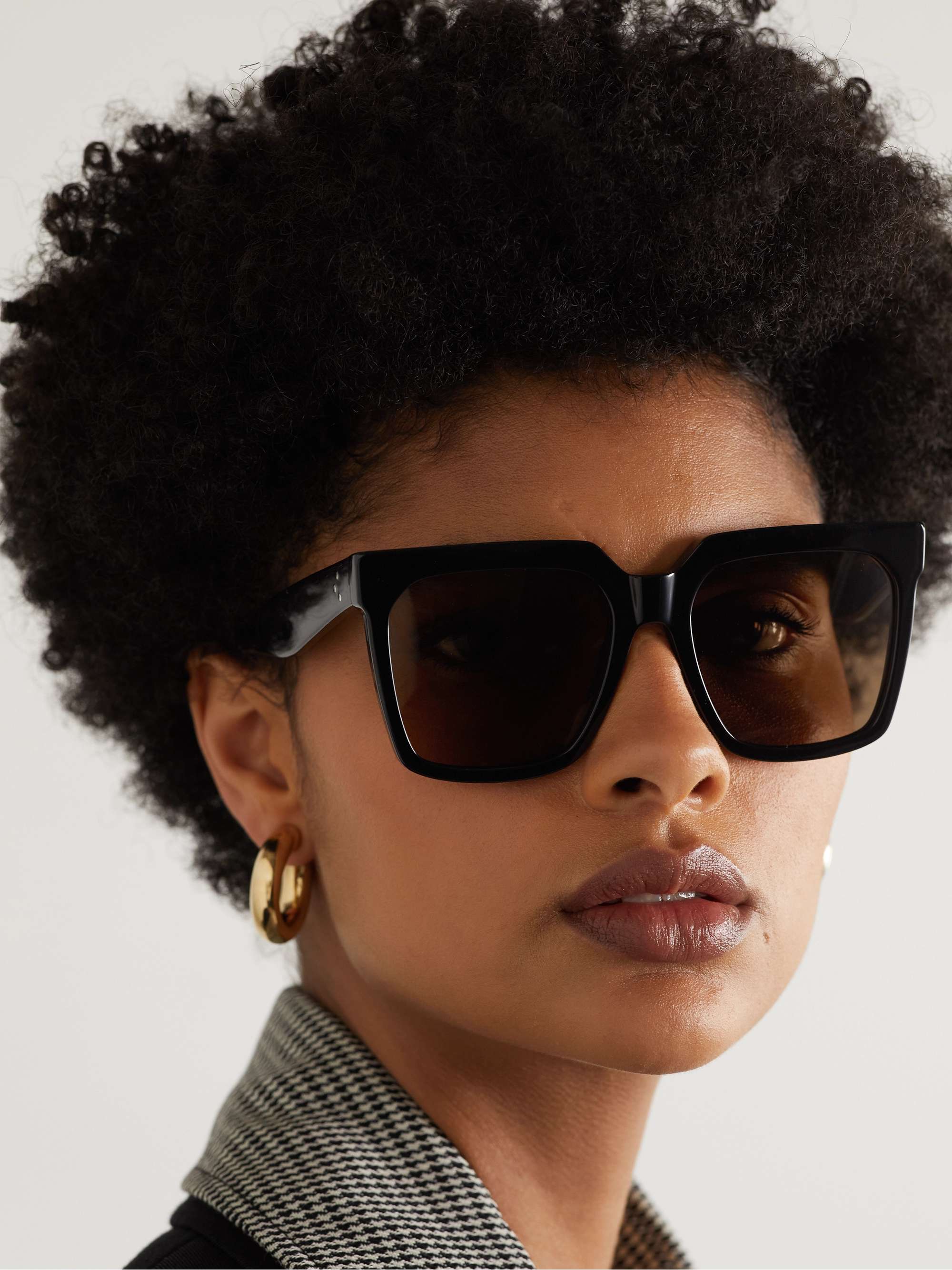 Oversized rectangular sunglasses