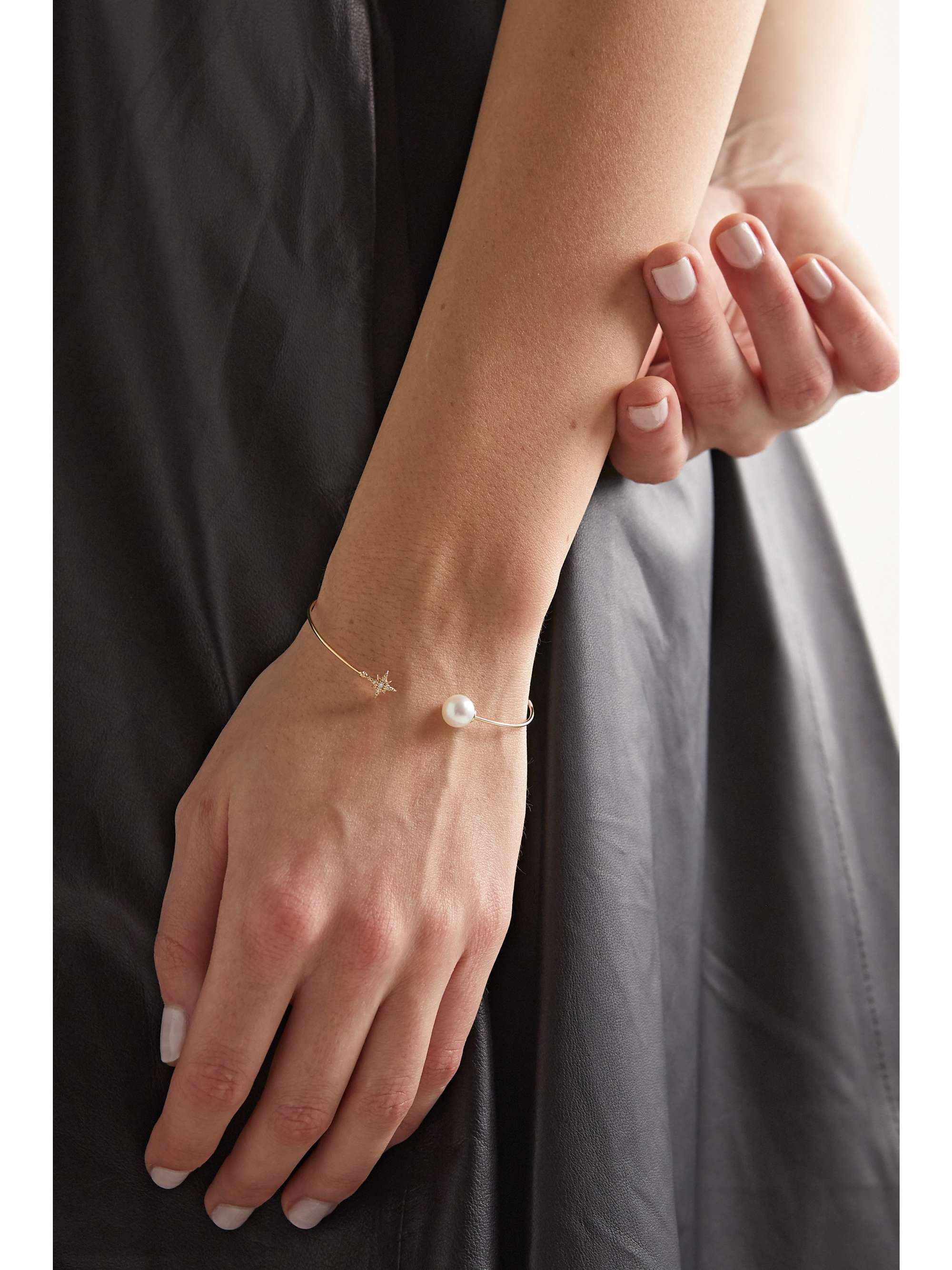 MIZUKI 14-karat gold, pearl and diamond cuff