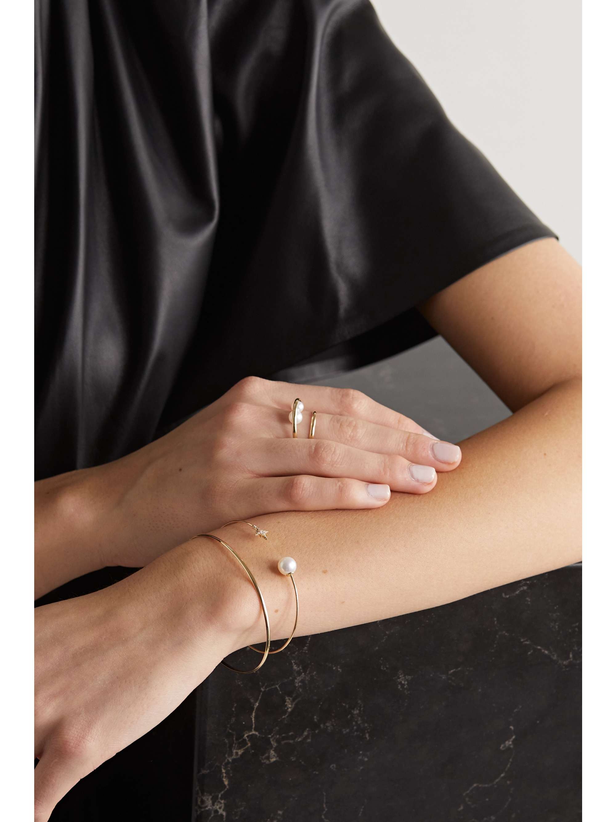 MIZUKI 14-karat gold, pearl and diamond cuff