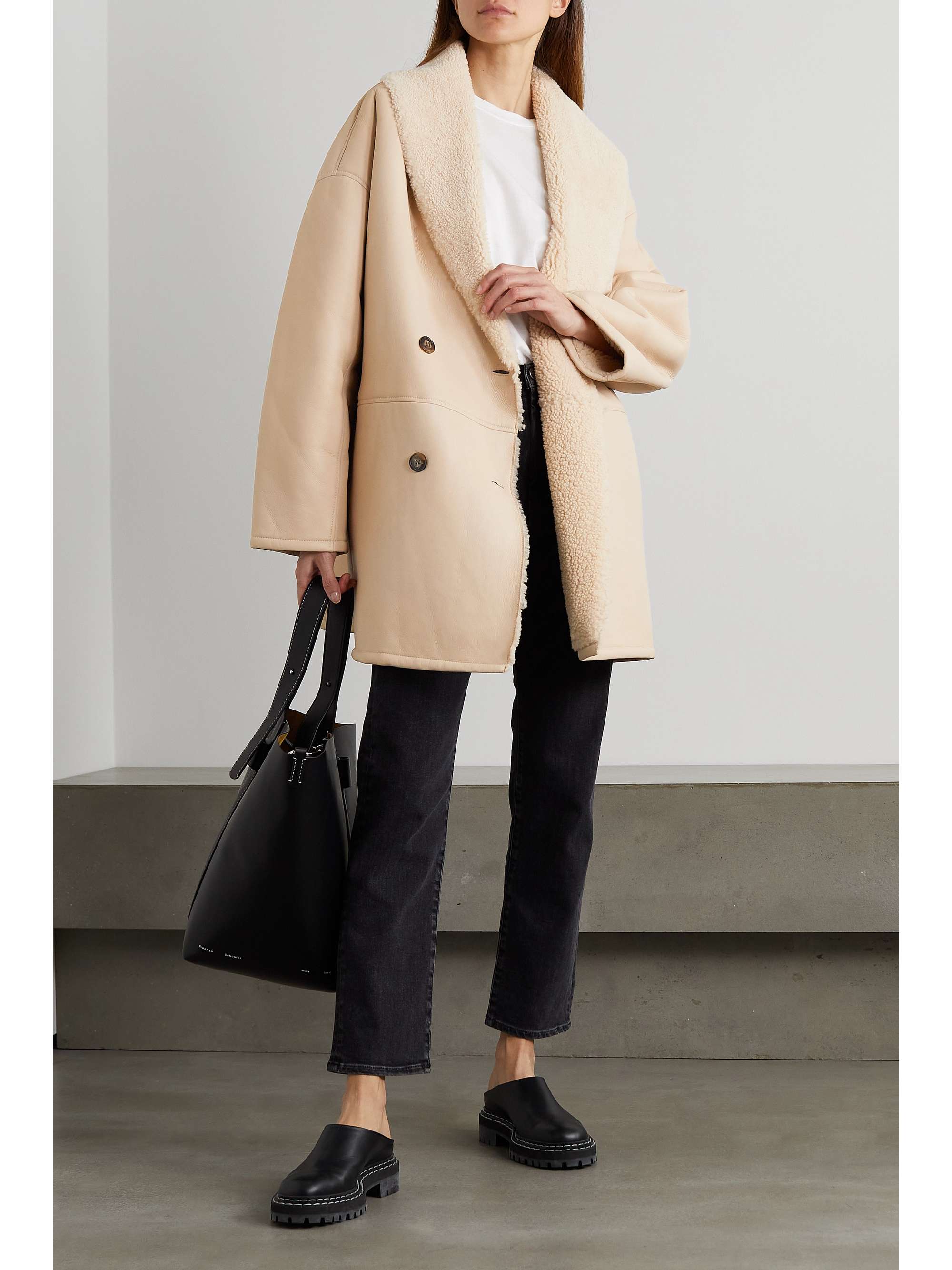 Beige Manteau à double boutonnage oversize en peau lainée Namo | LOULOU STUDIO | NET-A-PORTER