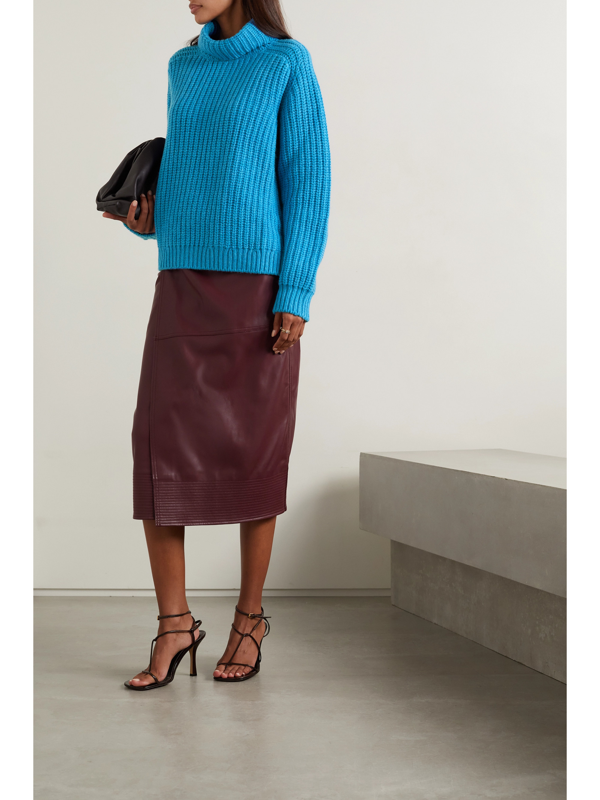 Loro Piana Dolcevita Davenport ribbed cashmere turtleneck sweater