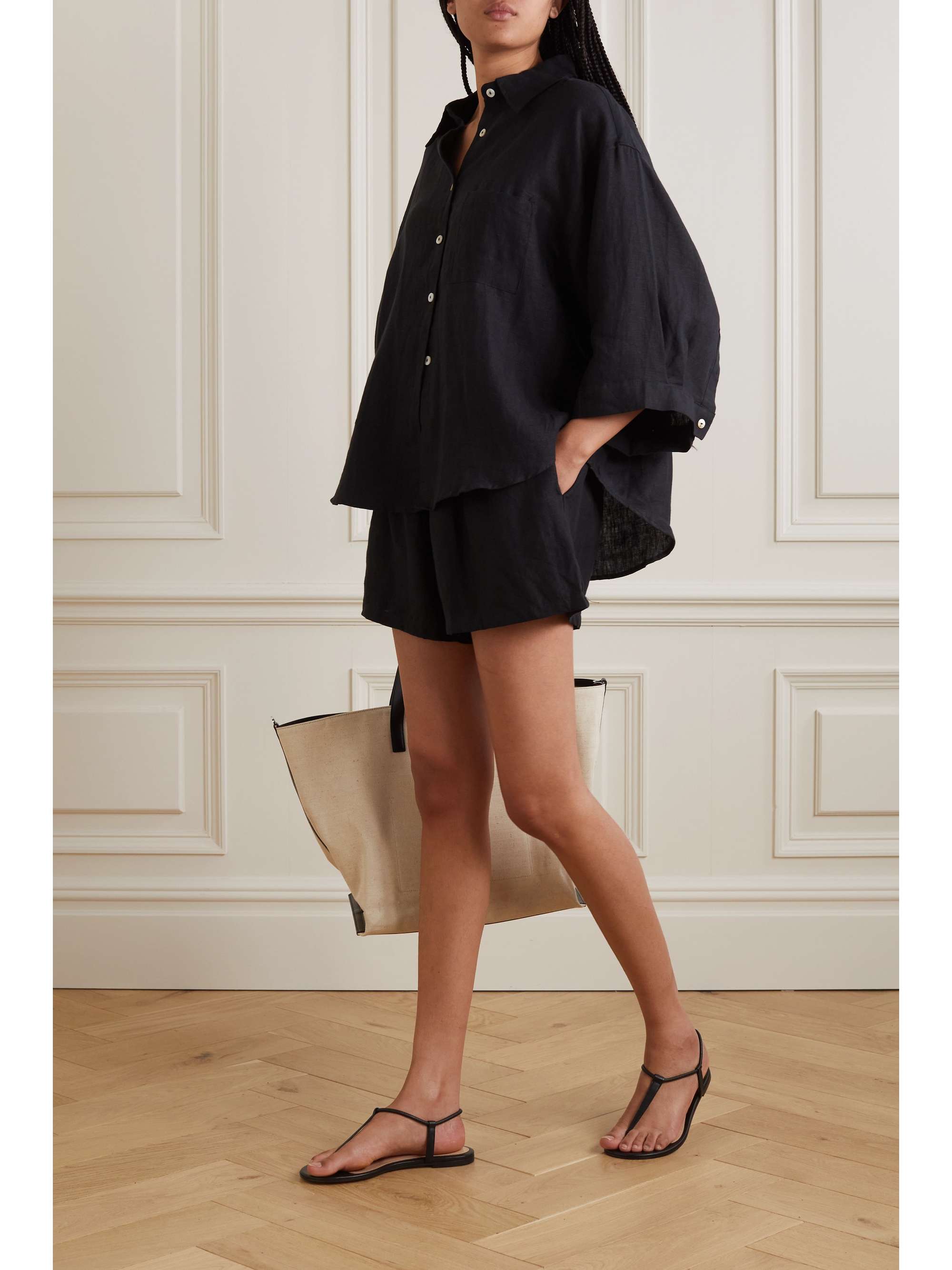 One of Deiji Studios' most popular sets, this co-ord in black is made from softly stonewashed French linen that's naturally airy, breathable and EUROPEAN FLAX®-certified. The shirt is cut for a boxy fit, while the shorts are topped with a comfortable elasticated waistband.